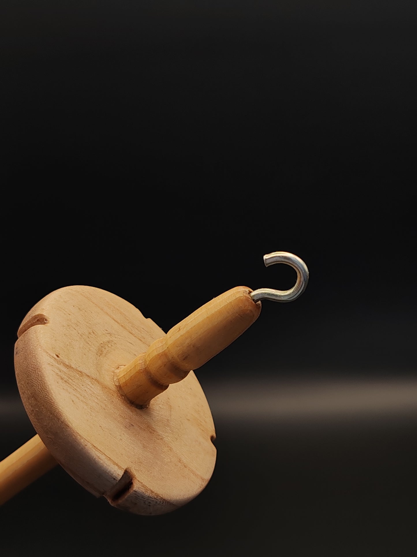 Drop Spindle: Oak Whorl & Larch Shaft (22 cm / 8.66 in, 27 g / 0.95 oz)