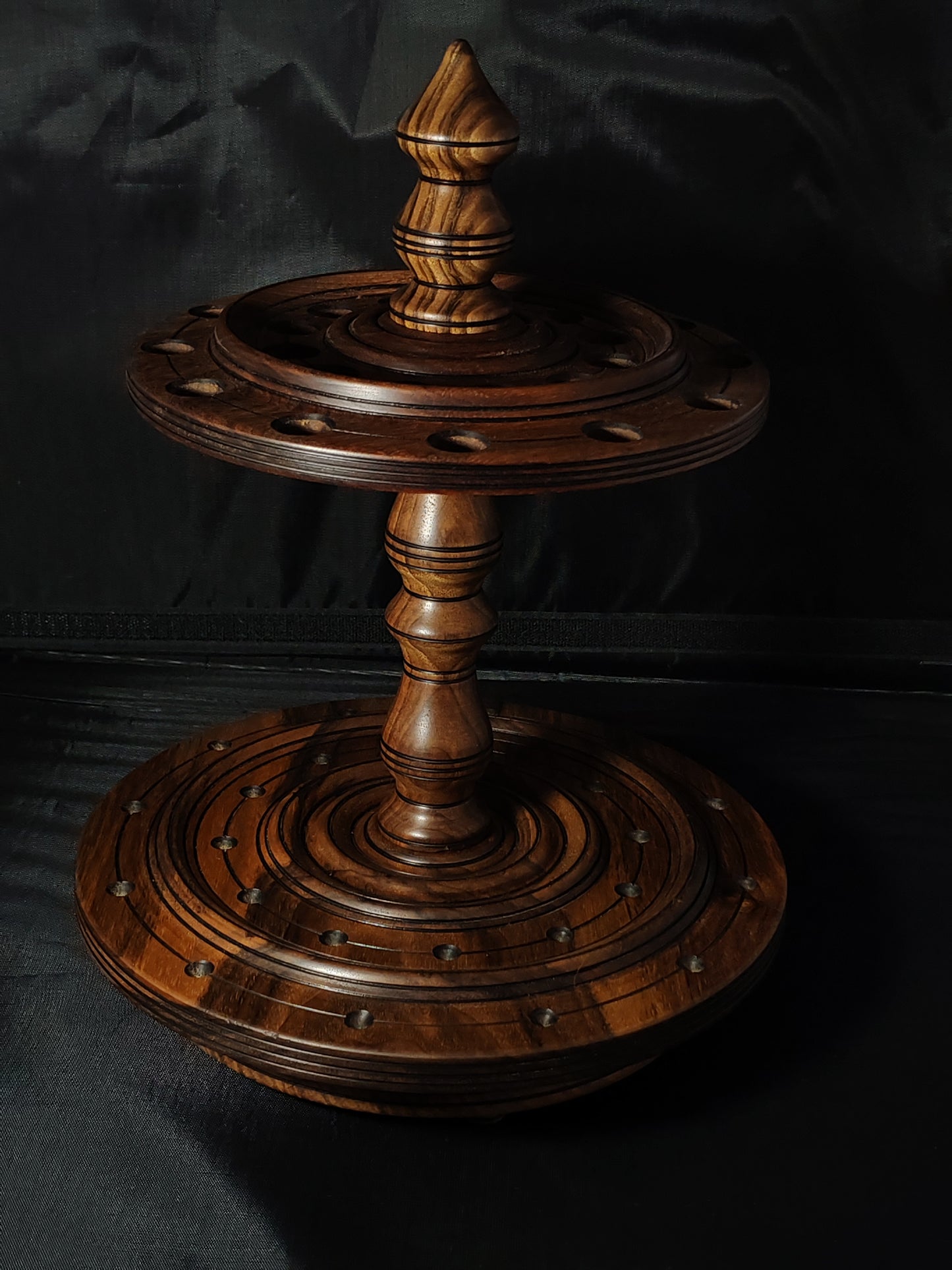Rotating Walnut Wood Spindle Display (24 Spindles) – 17 cm (6.69 inches)
