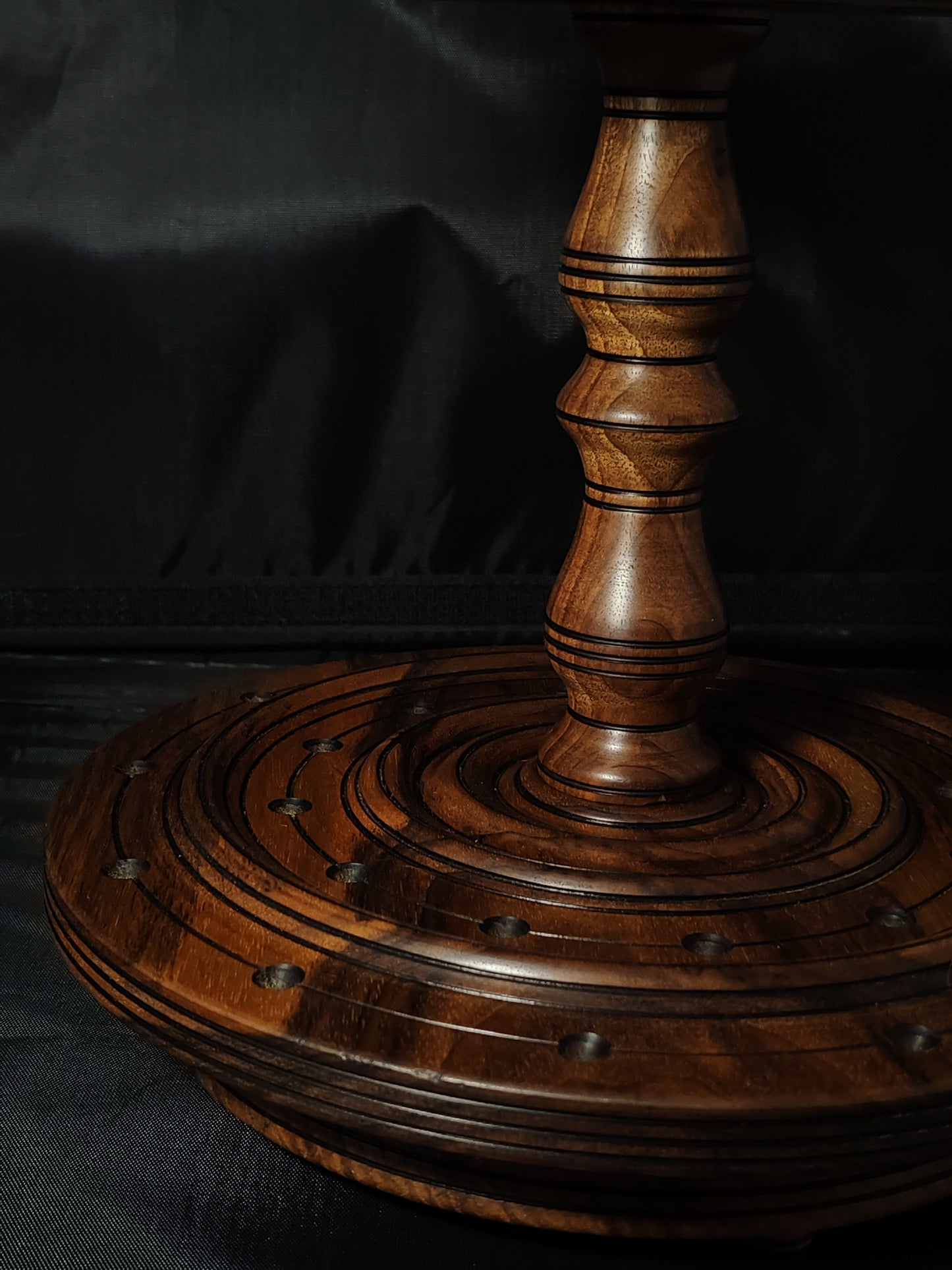 Rotating Walnut Wood Spindle Display (24 Spindles) – 17 cm (6.69 inches)