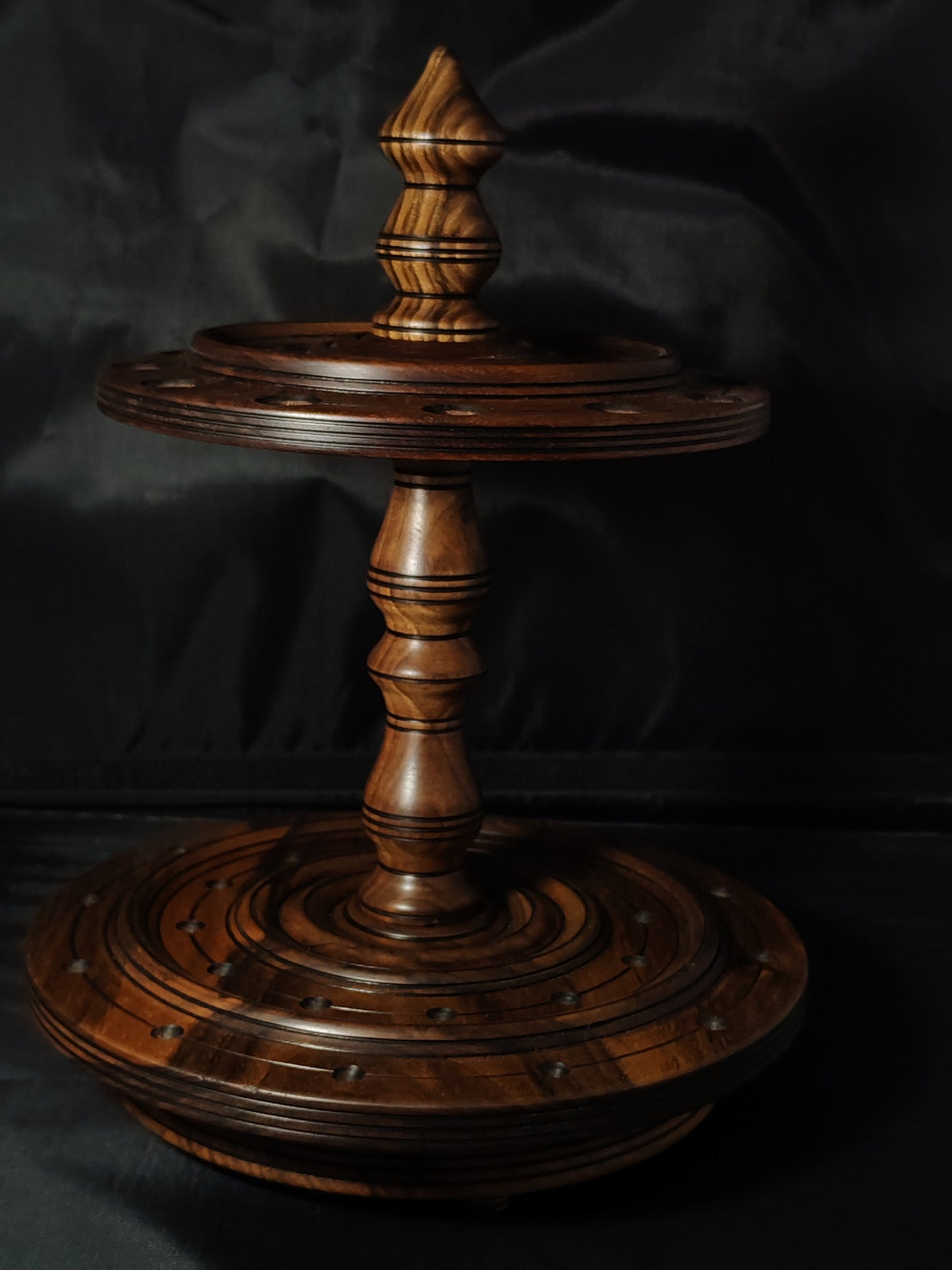 Rotating Walnut Wood Spindle Display (24 Spindles) – 17 cm (6.69 inches)