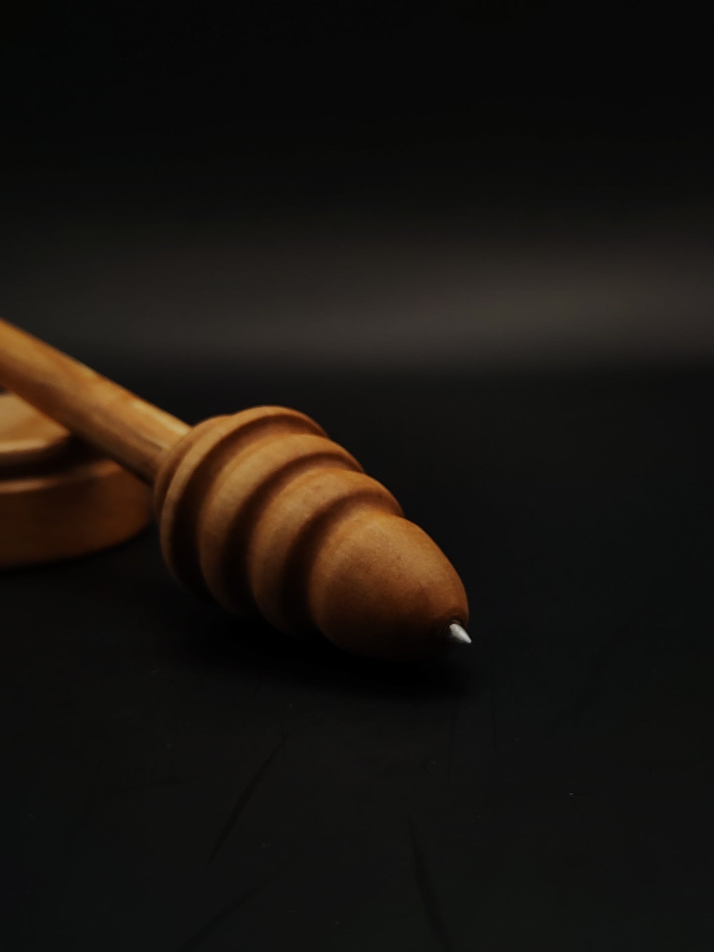 Support Spindle Set – Pear Whorl with Metal Tip & Alder Shaft – 18g / 0.63oz, 25cm / 9.84in – With Beech Support Bowl | Organic Wax Finish | Kravelli Spindles