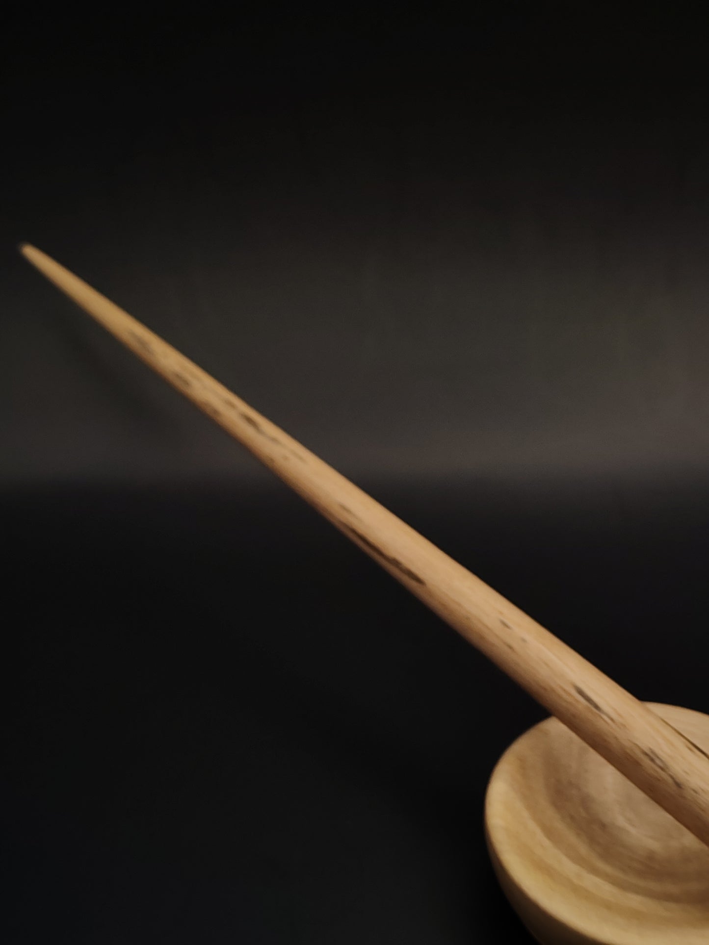Support Spindle Set – Dark Walnut Whorl & White Walnut Shaft – 18g / 0.63oz, 26.5cm / 10.43in – With White Walnut Support Bowl | Lightweight Spindle for Fine Fibers | Kravelli Spindles