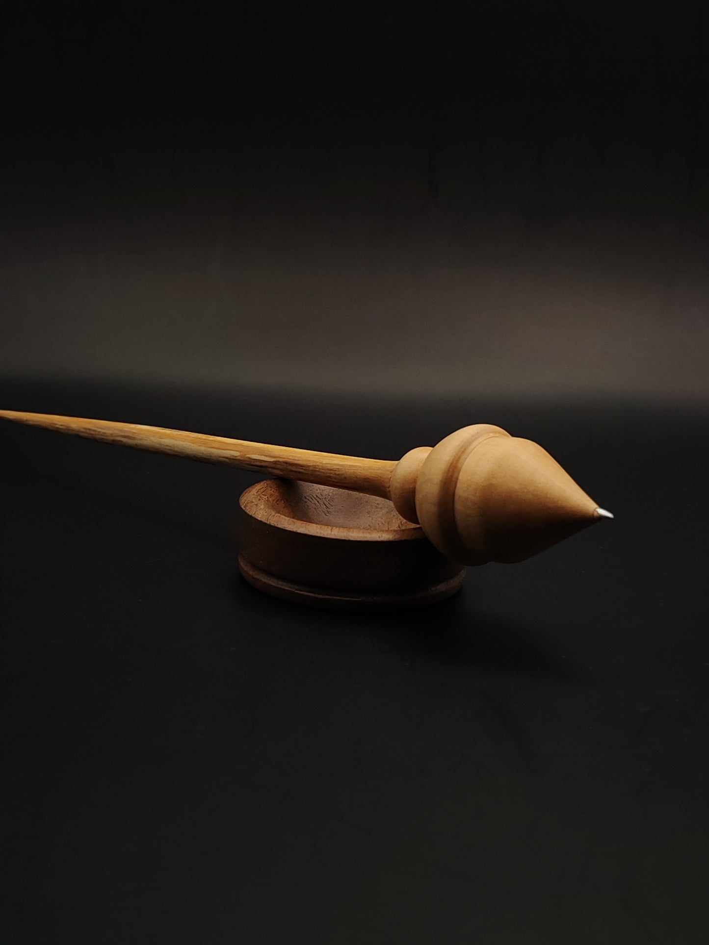 Support Spindle – Alder Shaft, Pear Whorl, Metal Tip – 13g / 0.46oz, 22cm / 8.66in – With Walnut Support Bowl | Lightweight Precision Spindle for Supported Spinning | Kravelli Spindles