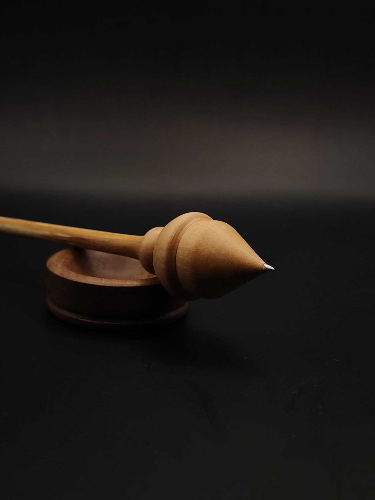 Support Spindle – Alder Shaft, Pear Whorl, Metal Tip – 13g / 0.46oz, 22cm / 8.66in – With Walnut Support Bowl | Lightweight Precision Spindle for Supported Spinning | Kravelli Spindles