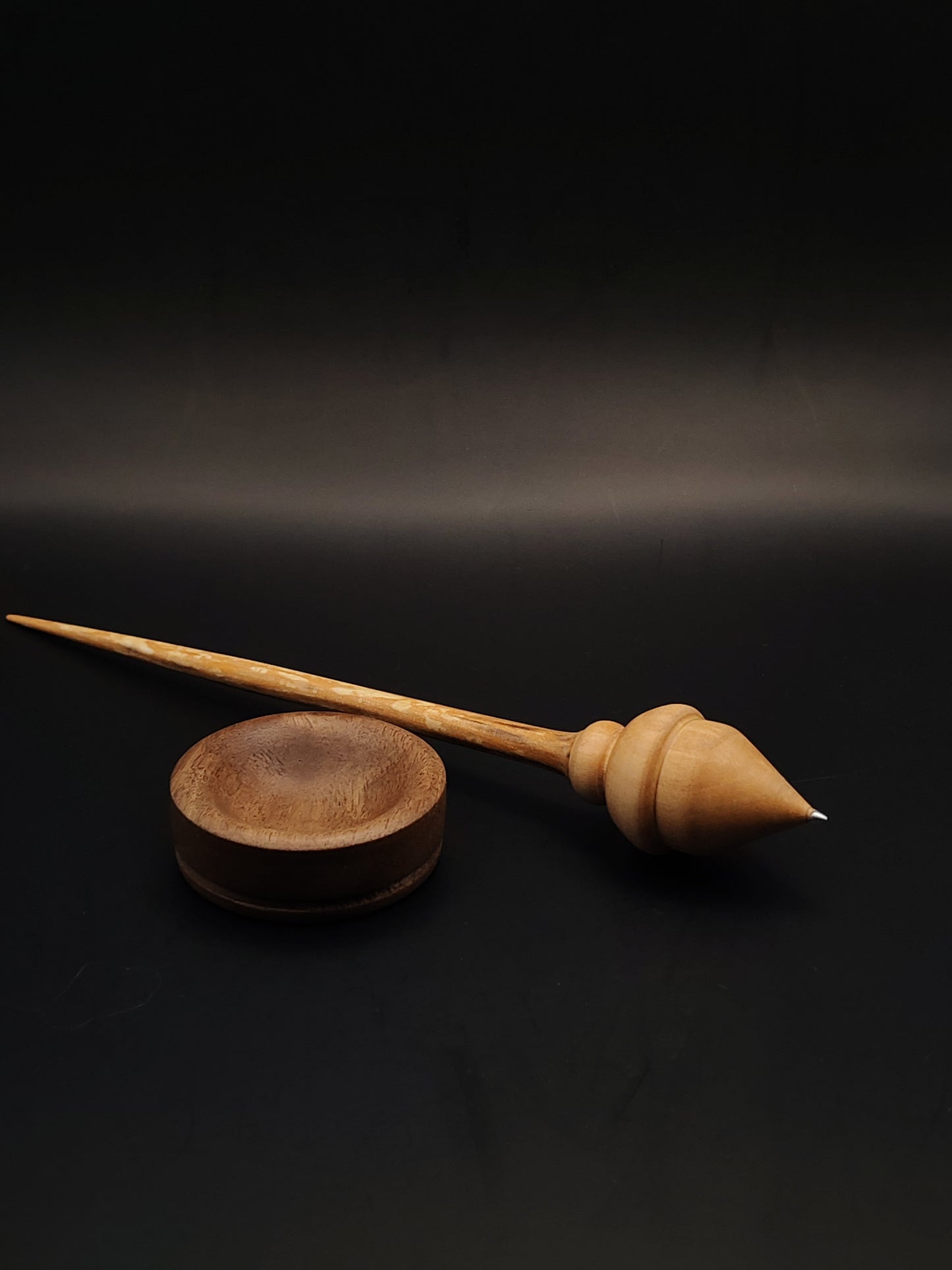 Support Spindle – Alder Shaft, Pear Whorl, Metal Tip – 13g / 0.46oz, 22cm / 8.66in – With Walnut Support Bowl | Lightweight Precision Spindle for Supported Spinning | Kravelli Spindles