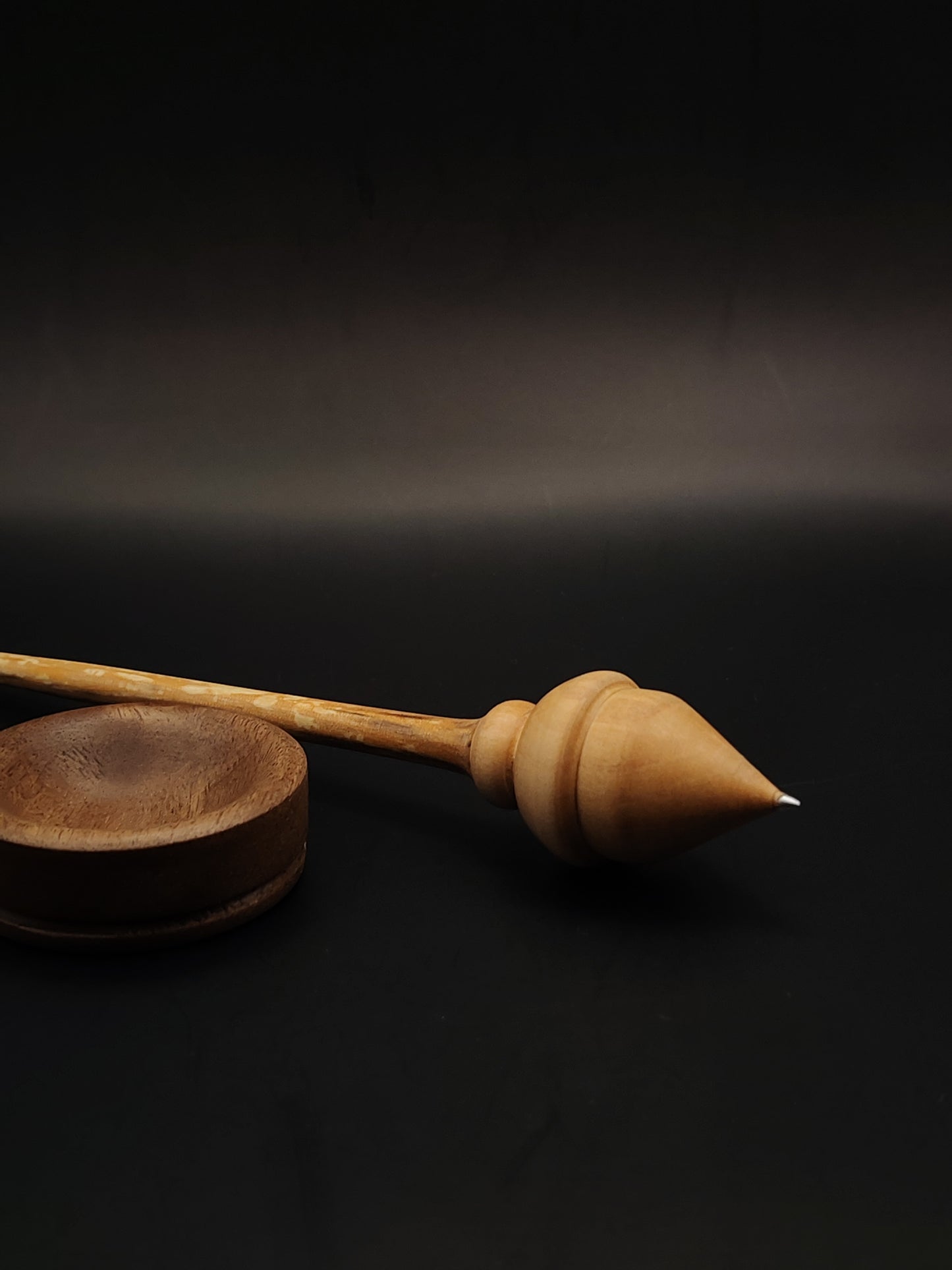 Support Spindle – Alder Shaft, Pear Whorl, Metal Tip – 13g / 0.46oz, 22cm / 8.66in – With Walnut Support Bowl | Lightweight Precision Spindle for Supported Spinning | Kravelli Spindles