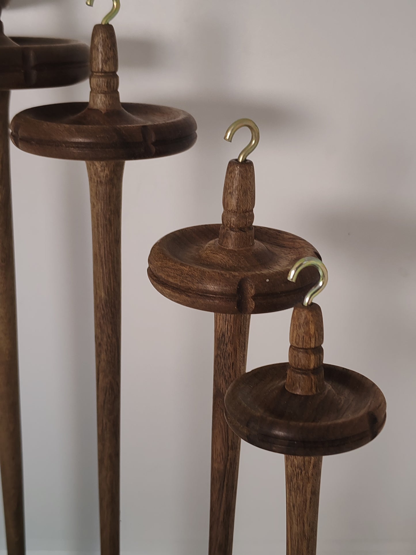 Complete Drop Spindle Set – 5 Walnut Wood Spindles + Matching Stand | Full Weight Range | Handcrafted Spinning Tools | Kravelli