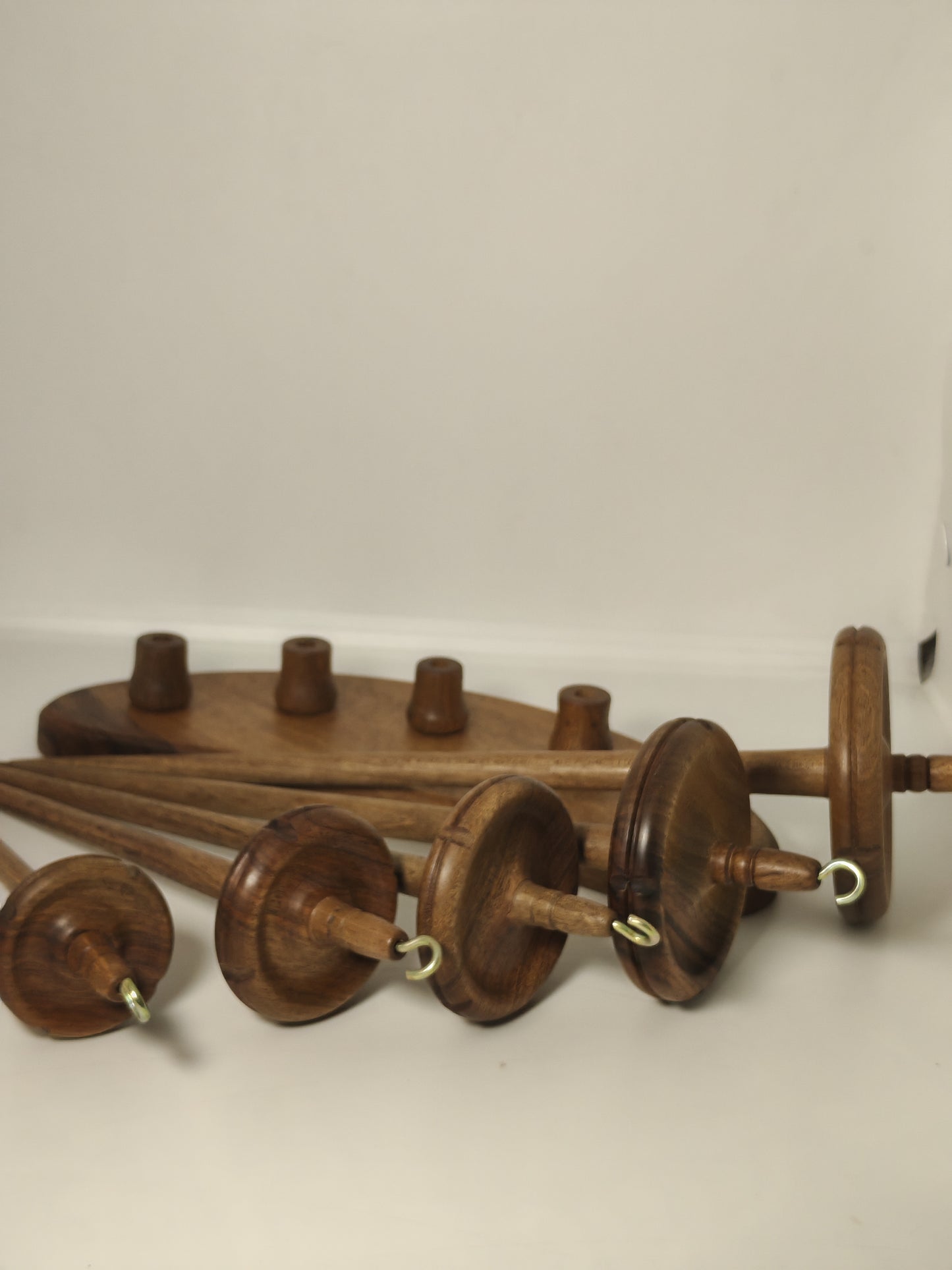 Complete Drop Spindle Set – 5 Walnut Wood Spindles + Matching Stand | Full Weight Range | Handcrafted Spinning Tools | Kravelli