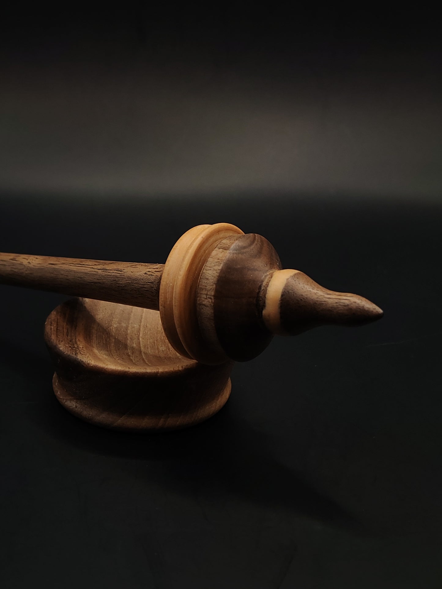 Support Spindle for Yarn Spinning – 22g / 25cm with Walnut Bowl | Lightweight, Balanced, Handcrafted