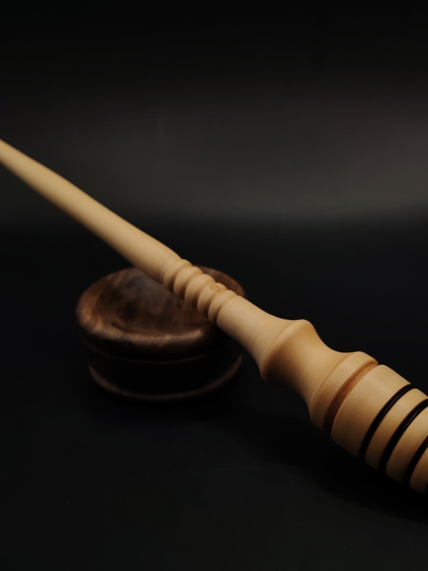 Artisan Support Spindle for Yarn Spinning – 21g / 0.74oz – 26cm / 10.2in | Set with Walnut Support Bowl