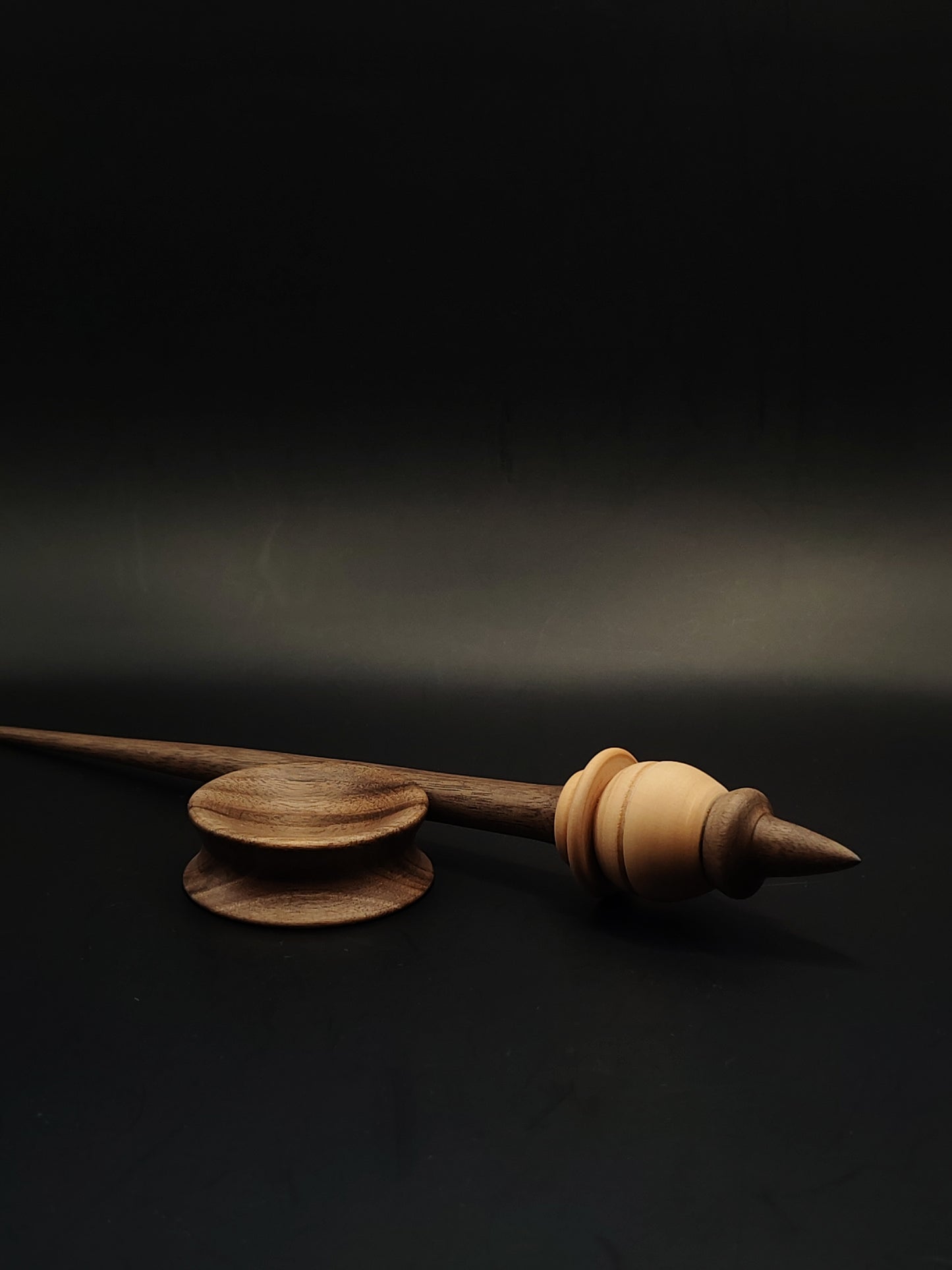 Support Spindle for Yarn Spinning – 24g / 27cm (0.85oz / 10.6in) – Walnut Shaft & Apple Whorl with Walnut Support Bowl