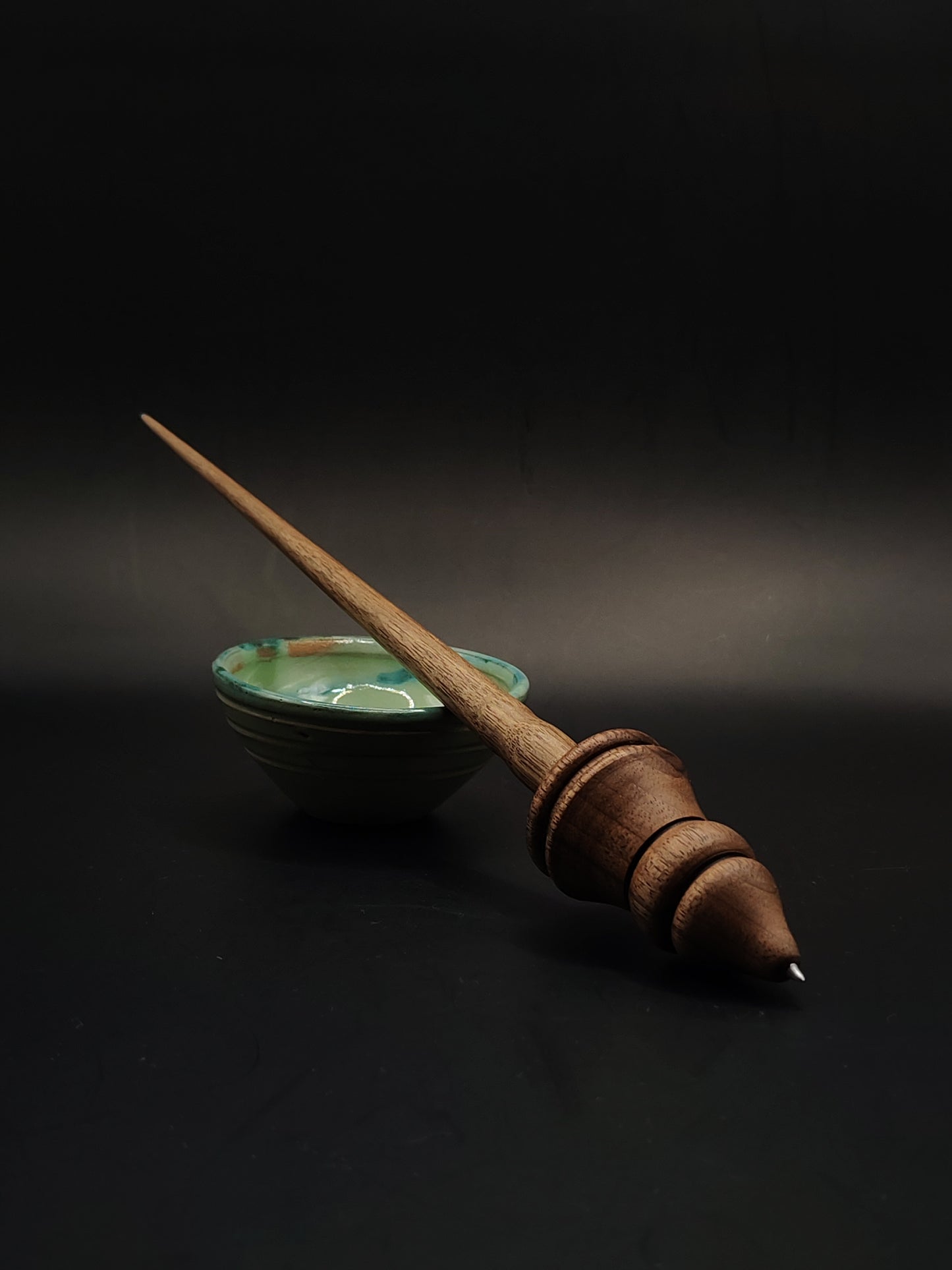 Support Spindle for Yarn Spinning with Metal Tip – Walnut Wood | 25g / 0.88oz – 26cm / 10.2in | Set with Complimentary Red Clay Bowl