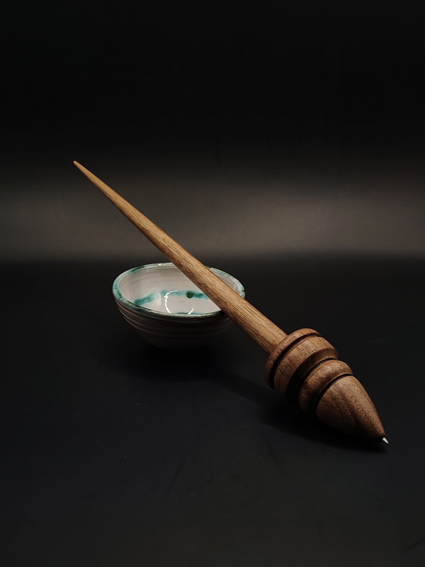 Support Spindle for Yarn Spinning – 30g / 26.5cm (1.05oz / 10.4in) – Walnut with Stainless Metal Tip + Red Clay Support Bowl