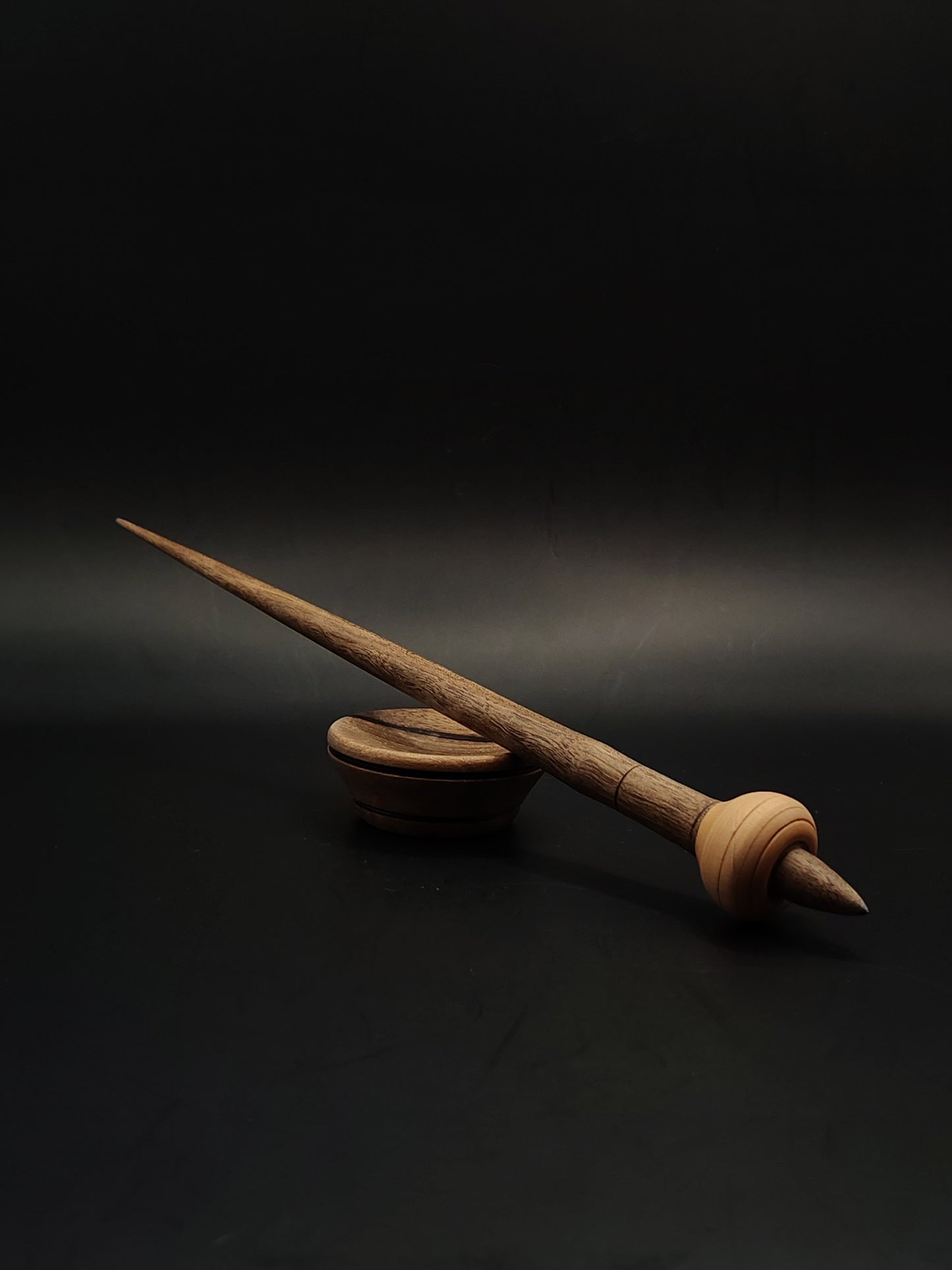 Support Spindle for Yarn Spinning – 17g / 27.5cm (0.6oz / 10.8in) – Walnut Shaft & Apple Whorl – with Walnut Support Bowl