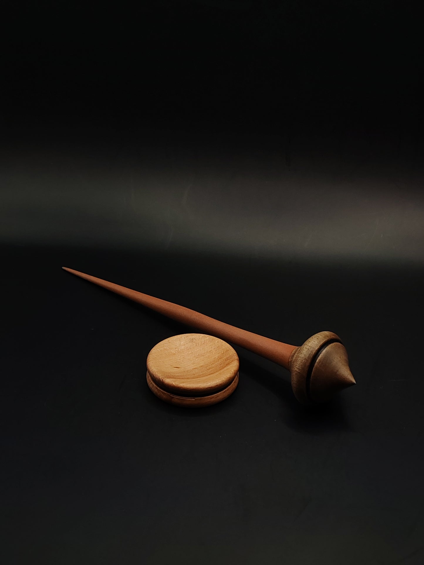 Support Spindle for Yarn Spinning – Elm & Walnut Wood (19 g, 23.5 cm) with Beech Support Bowl | Handcrafted Set by Kravelli
