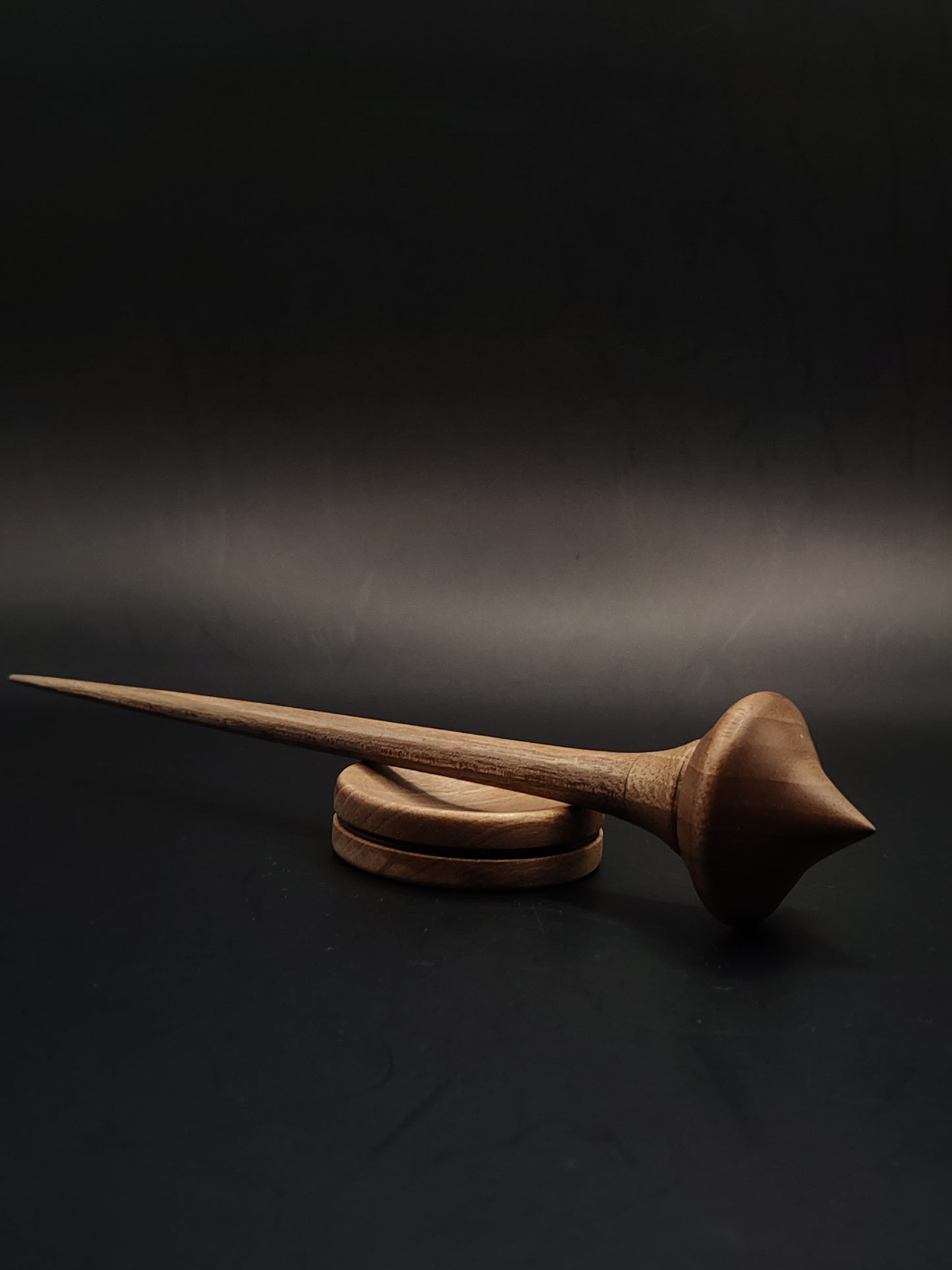 Support Spindle for Yarn Spinning – 20 cm (18 g) Walnut Wood with Grey Walnut Bowl | Compact Handcrafted Tool by Kravelli