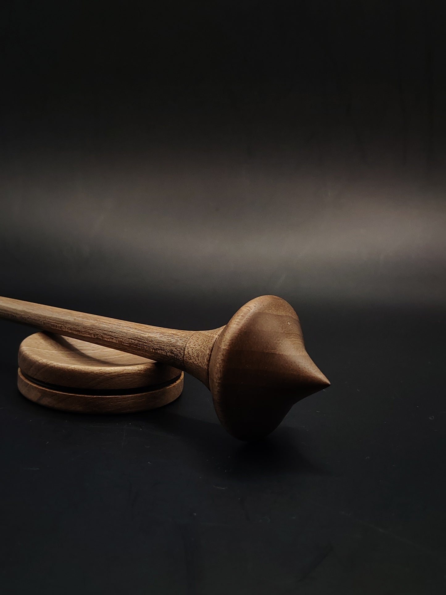 Support Spindle for Yarn Spinning – 20 cm (18 g) Walnut Wood with Grey Walnut Bowl | Compact Handcrafted Tool by Kravelli