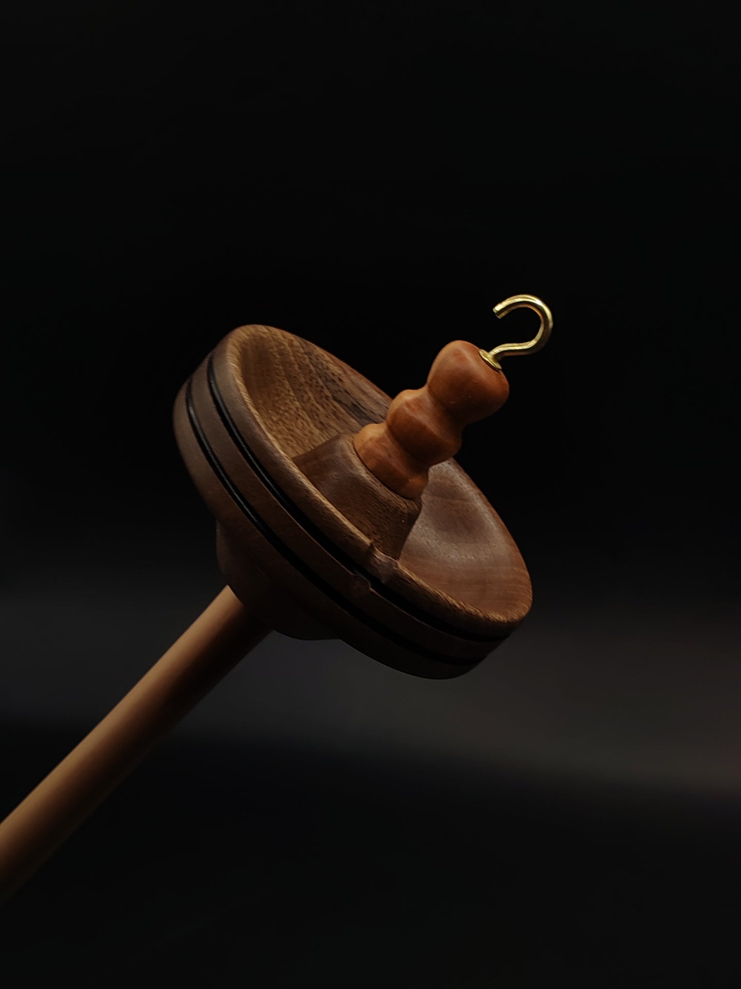 Drop Spindle for Yarn Spinning – Plum Shaft & Walnut Whorl | 27 cm (44 g) | Handcrafted Top Whorl Spindle by Kravelli