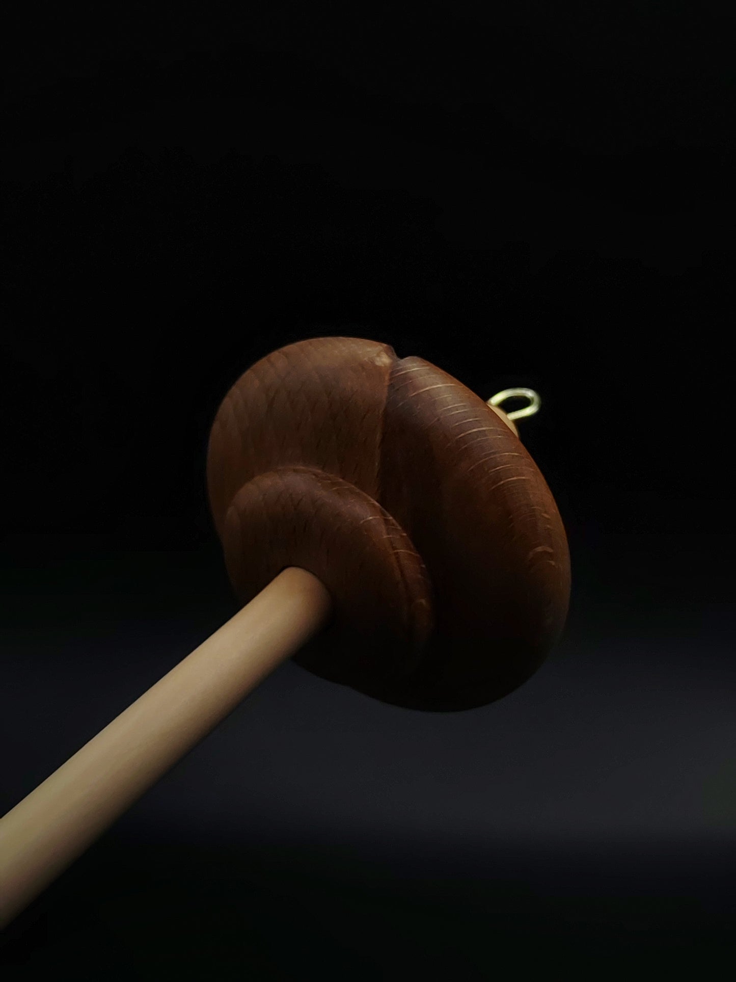 Drop Spindle for Yarn Spinning – Apple Shaft & Beech Whorl | 28 cm (42 g) | Handcrafted Top Whorl Spindle by Kravelli