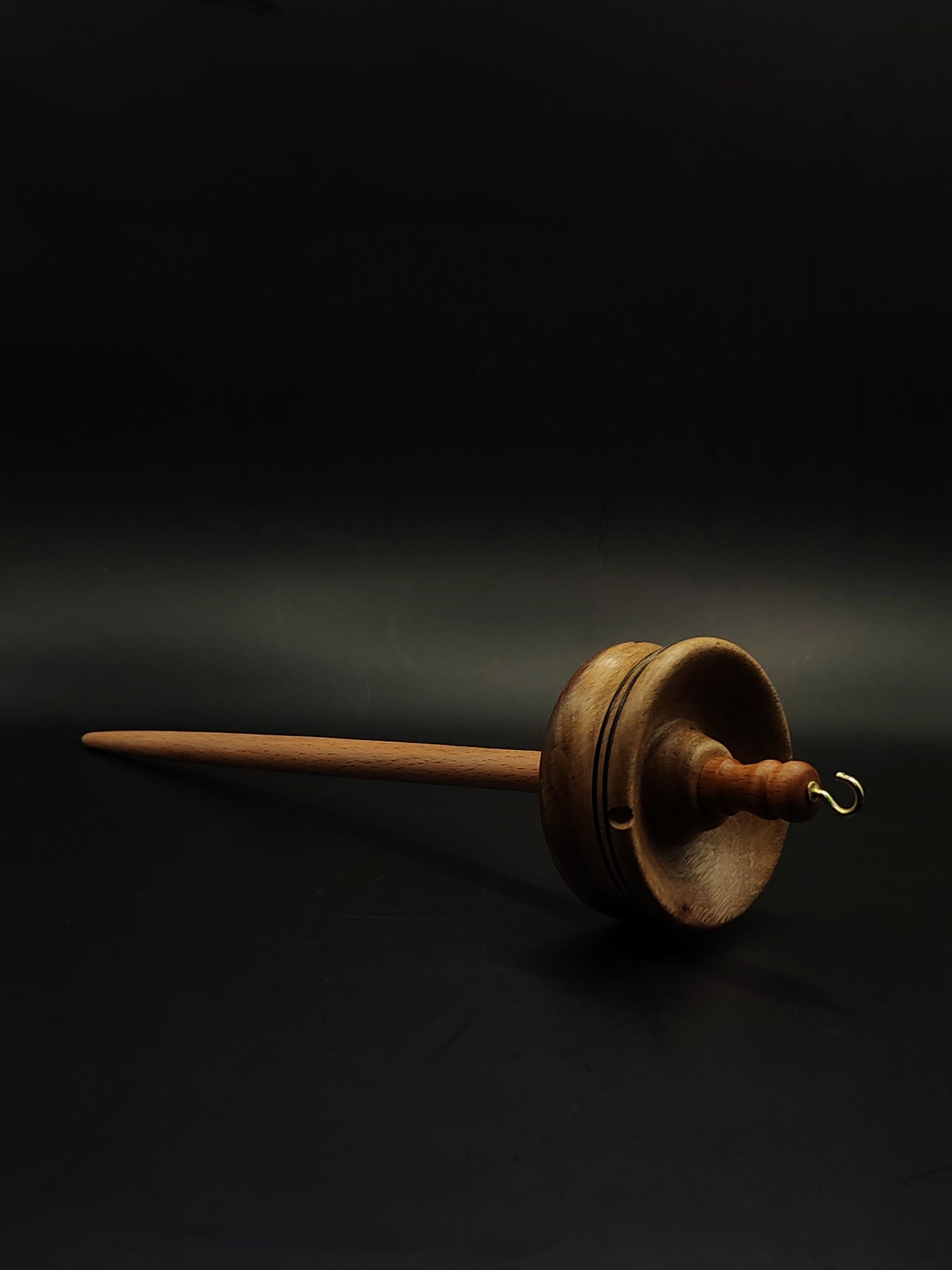 Drop Spindle for Yarn Spinning – Beech Shaft & Walnut Whorl | 28 cm (60 g) | Heavyweight Top Whorl Spindle by Kravelli
