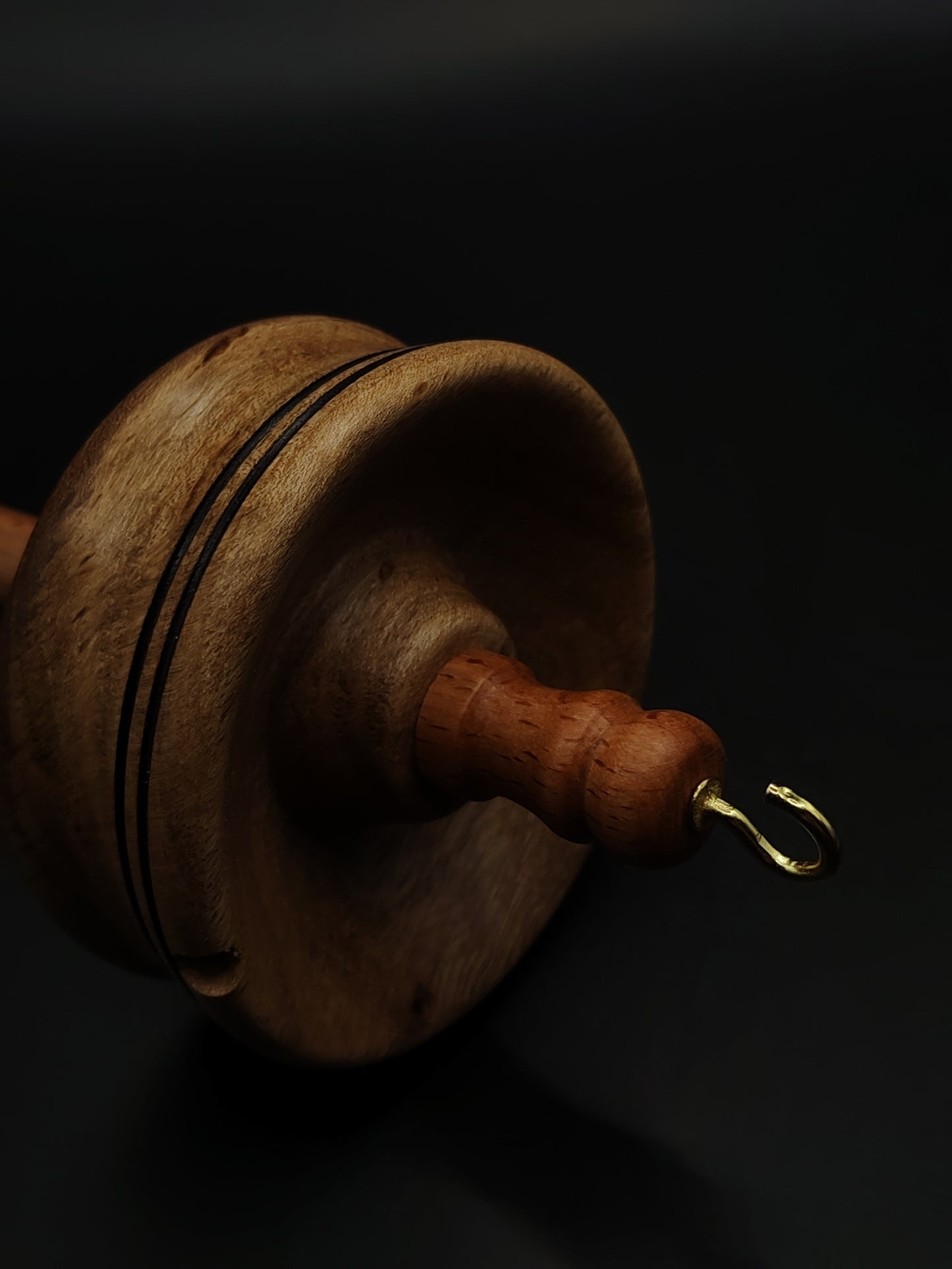 Drop Spindle for Yarn Spinning – Beech Shaft & Walnut Whorl | 28 cm (60 g) | Heavyweight Top Whorl Spindle by Kravelli