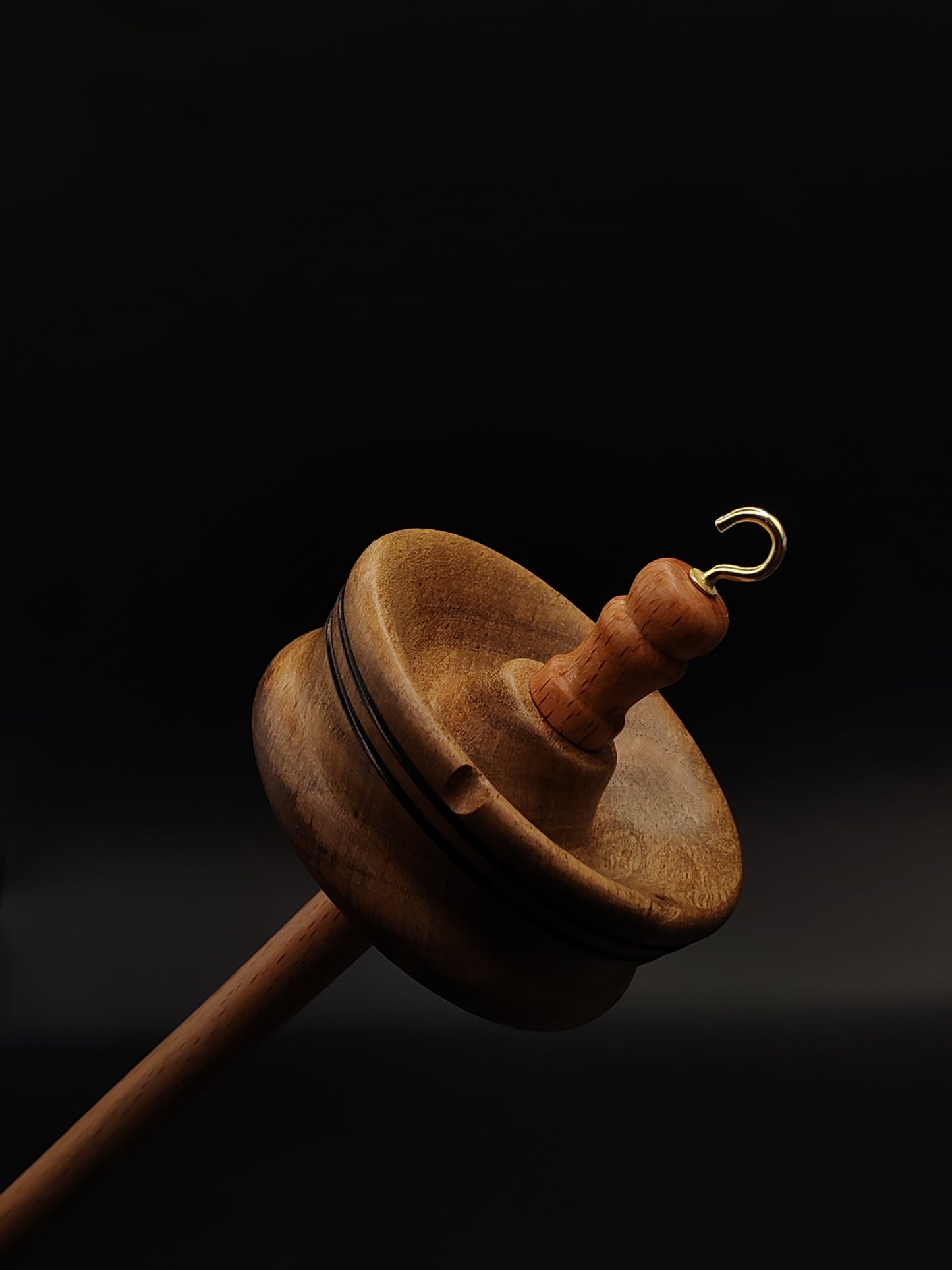 Drop Spindle for Yarn Spinning – Beech Shaft & Walnut Whorl | 28 cm (60 g) | Heavyweight Top Whorl Spindle by Kravelli