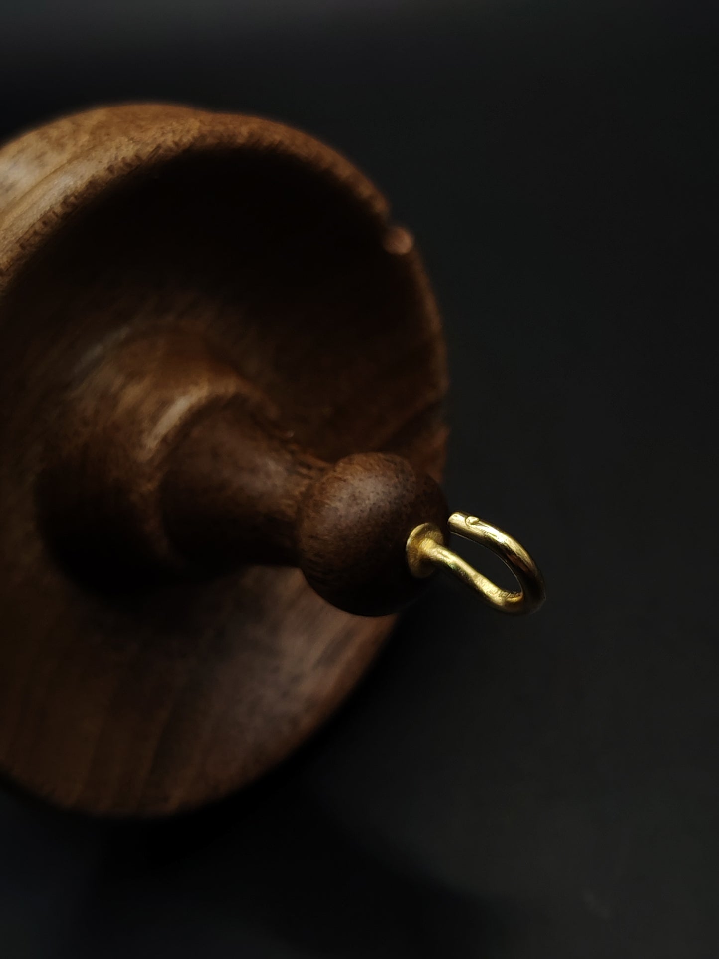 Drop Spindle for Yarn Spinning – Walnut Wood | 27 cm (56 g) | Hand-Turned Top Whorl Spindle by Kravelli