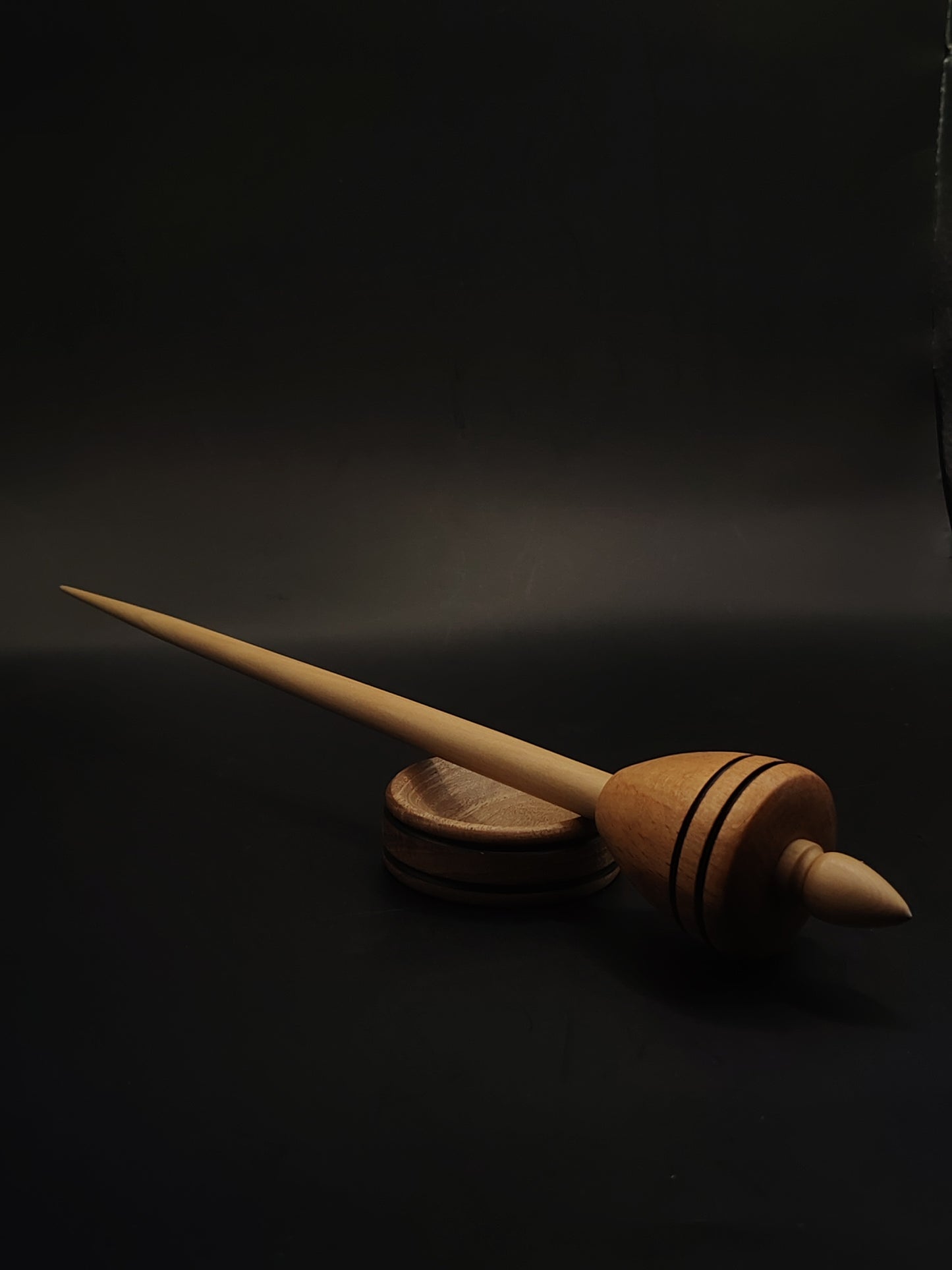 Support Spindle for Yarn Spinning – Pear Shaft & Beech Whorl (28 cm, 37 g) with Walnut Support Bowl | Handcrafted by Kravelli