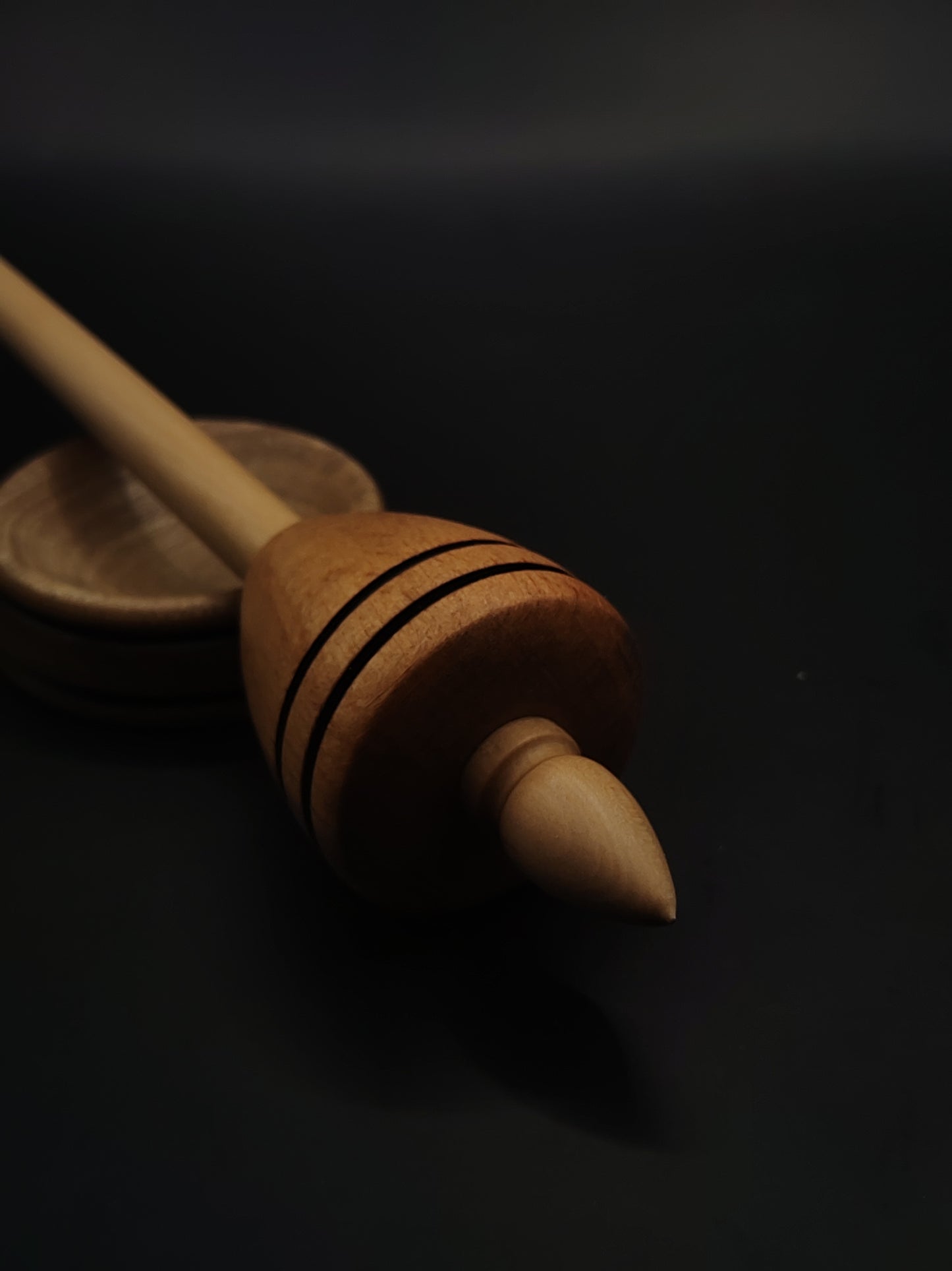 Support Spindle for Yarn Spinning – Pear Shaft & Beech Whorl (28 cm, 37 g) with Walnut Support Bowl | Handcrafted by Kravelli