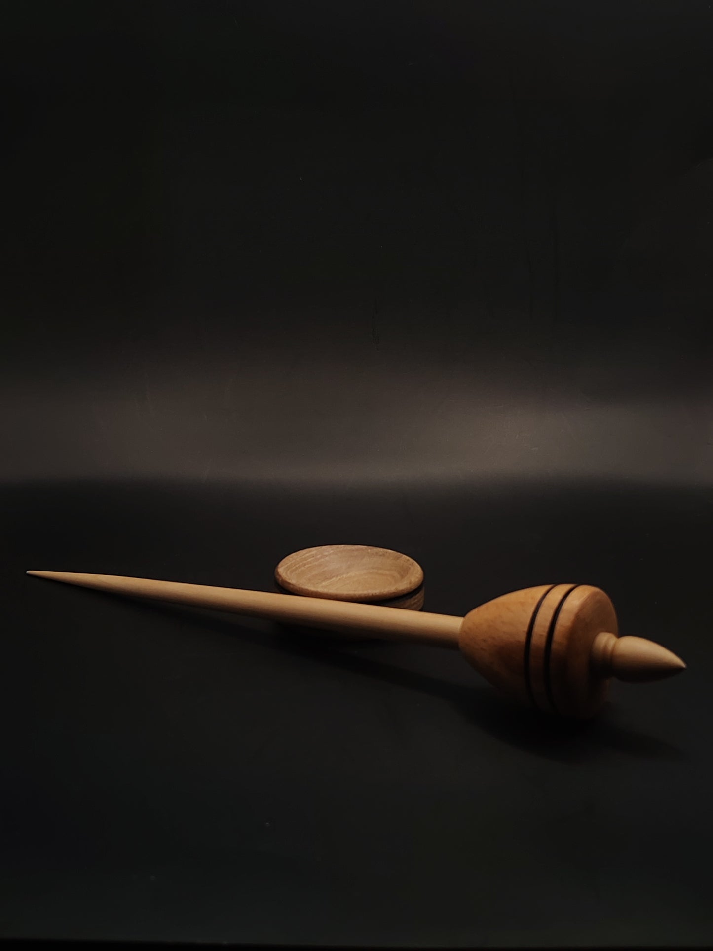 Support Spindle for Yarn Spinning – Pear Shaft & Beech Whorl (28 cm, 37 g) with Walnut Support Bowl | Handcrafted by Kravelli