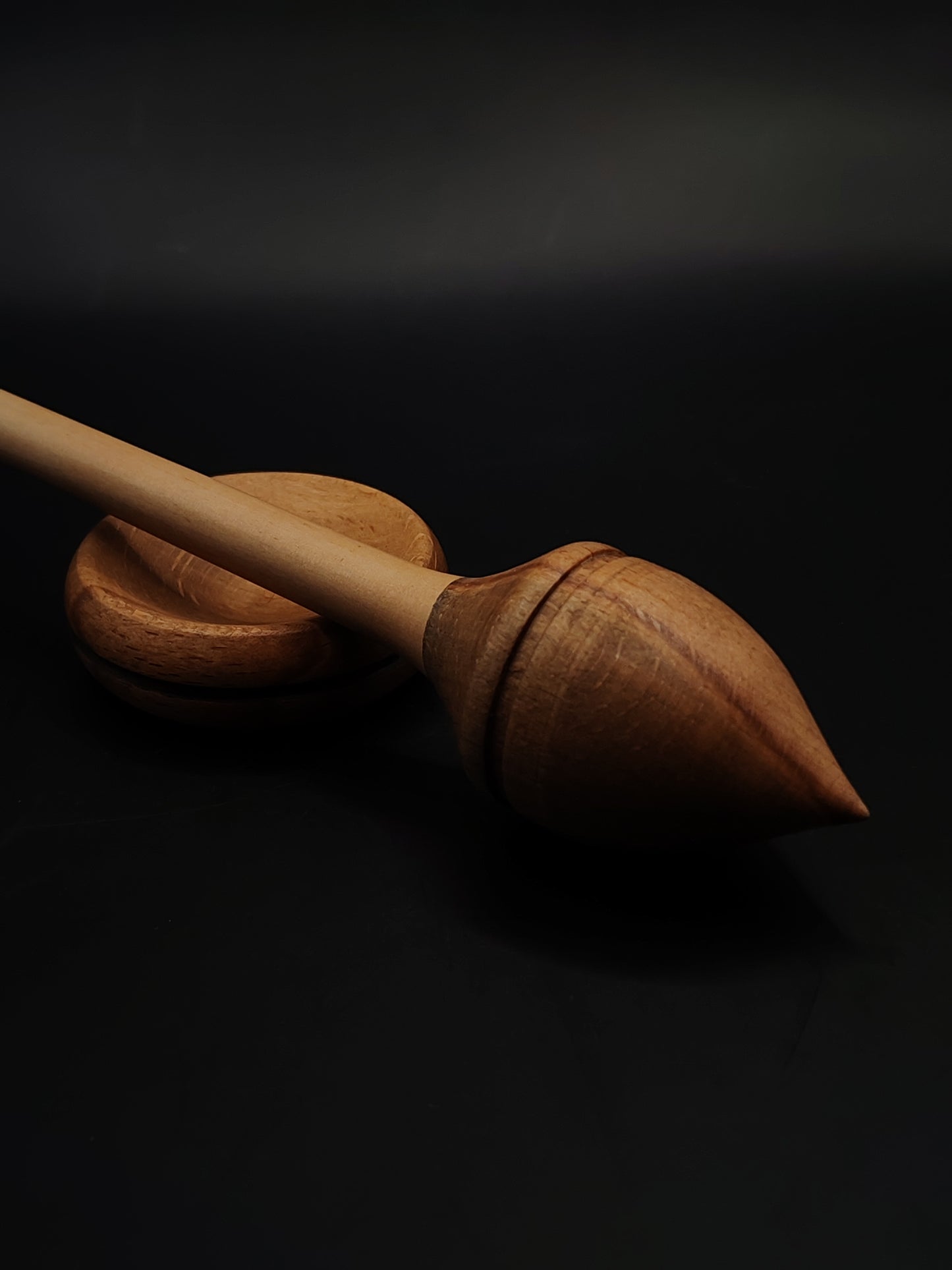 Support Spindle for Yarn Spinning – Beech Whorl & Pear Shaft | 28 cm (31 g) | Set with Beech Support Bowl | Handcrafted by Kravelli