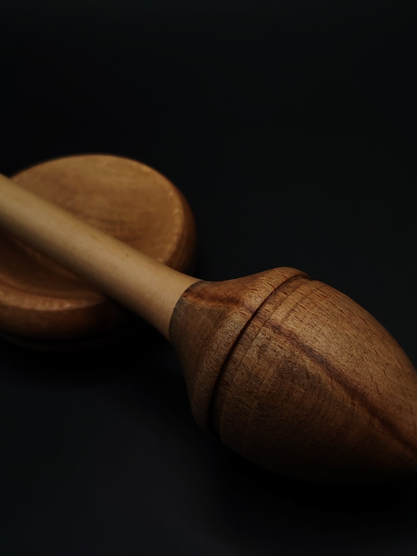 Support Spindle for Yarn Spinning – Beech Whorl & Pear Shaft | 28 cm (31 g) | Set with Beech Support Bowl | Handcrafted by Kravelli