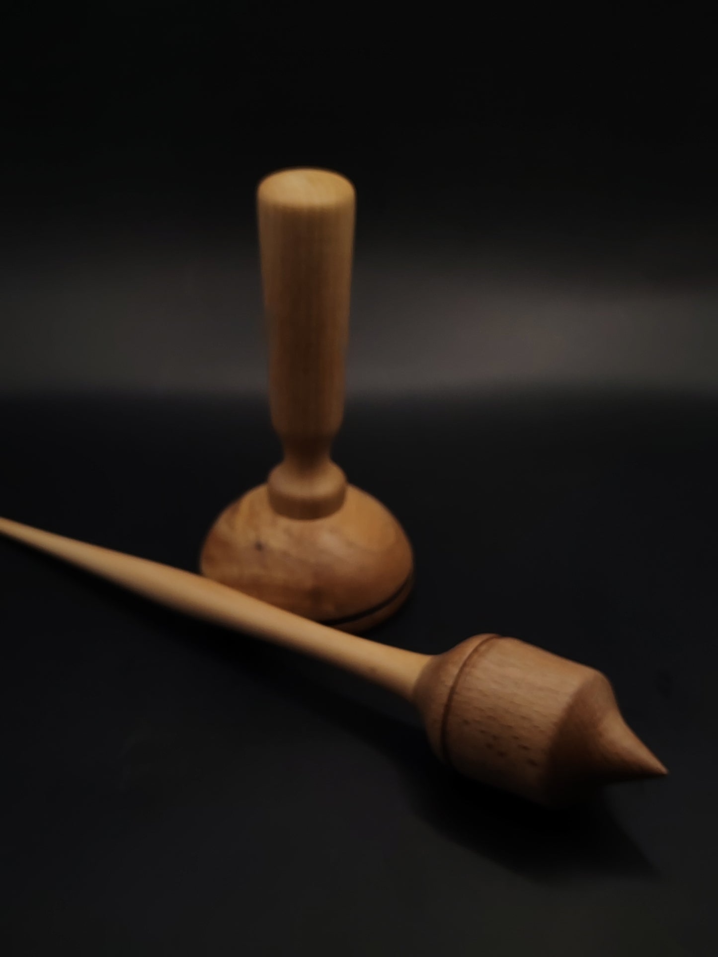 Support Spindle for Yarn Spinning – Pear Shaft & Beech Whorl | 26 cm (33 g) | Set with Oak & Pear Lap Support Bowl | Handmade by Kravelli