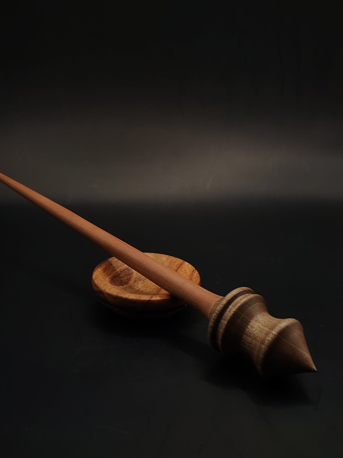Support Spindle for Yarn Spinning – Walnut Whorl & Mulberry Shaft | 25.5 cm (22 g) | Set with Beech Support Bowl | Handcrafted by Kravelli