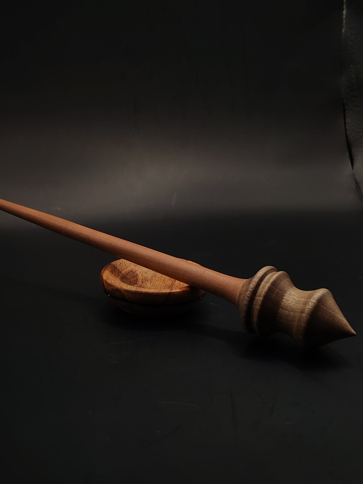 Support Spindle for Yarn Spinning – Walnut Whorl & Mulberry Shaft | 25.5 cm (22 g) | Set with Beech Support Bowl | Handcrafted by Kravelli