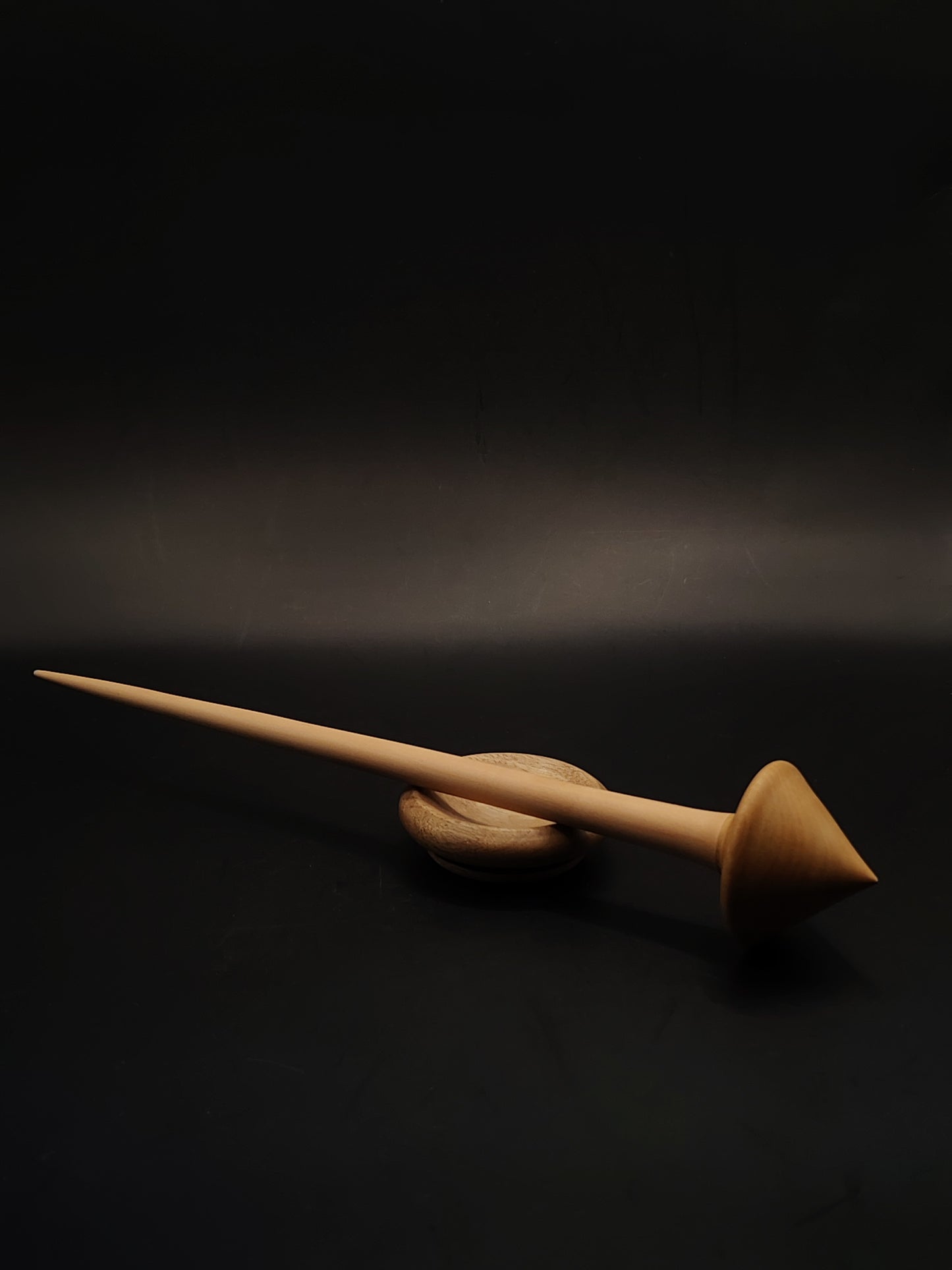 Support Spindle for Yarn Spinning – Apple Shaft & Mulberry Whorl | 26 cm (24 g) | Set with Walnut Bowl | Handcrafted by Kravelli