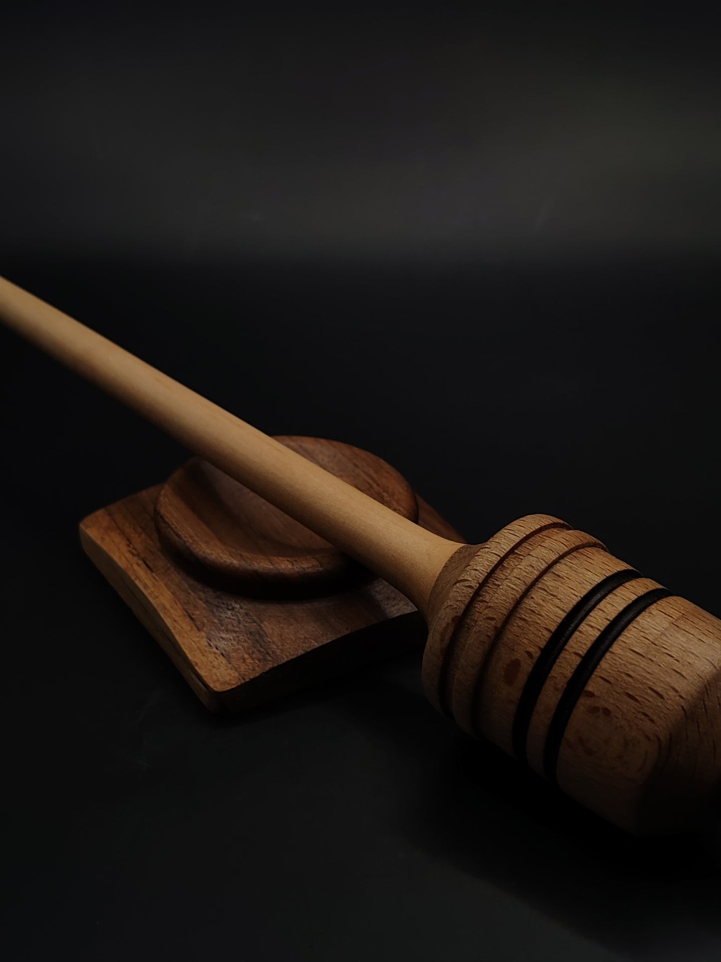 Support Spindle for Yarn Spinning – Pear Shaft & Beech Whorl | 28.5 cm (33 g) | Set with Walnut Bowl | Handcrafted by Kravelli