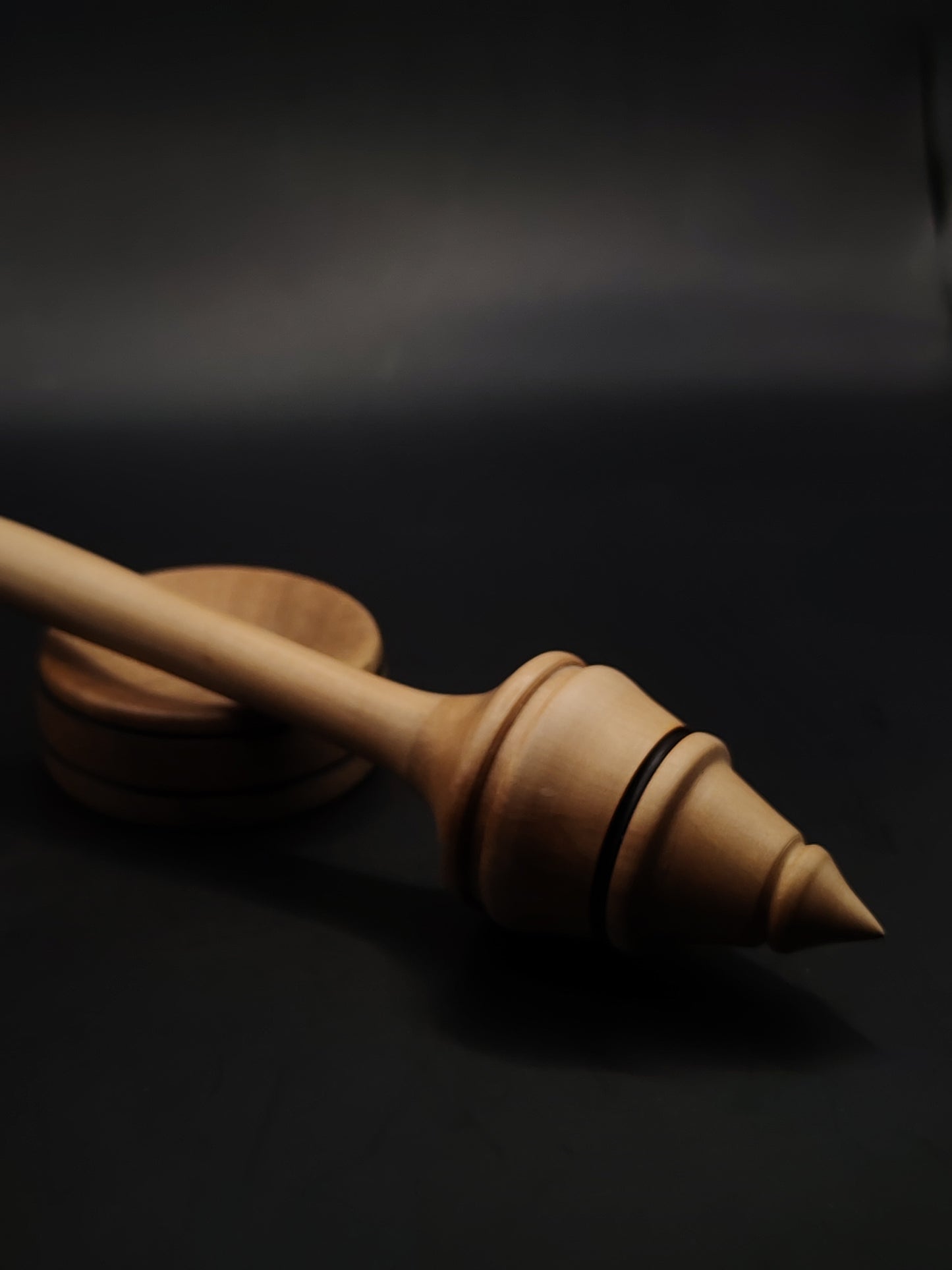 Support Spindle for Yarn Spinning – Apple Wood | 28 cm (36 g) | Set with Walnut Bowl | Handcrafted by Kravelli