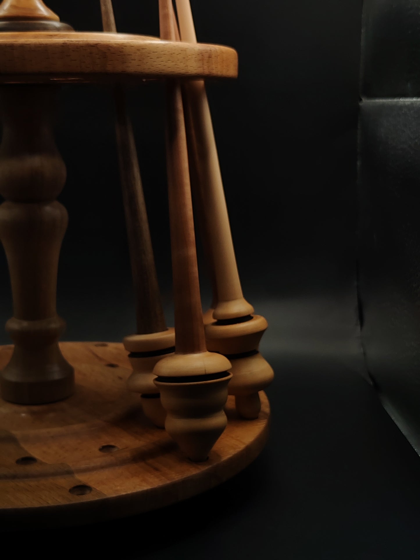 Spindle Stand for 24 Support & Drop Spindles – Beech, Walnut & Elm Wood | 17 cm Height | Handcrafted Organizer by Kravelli