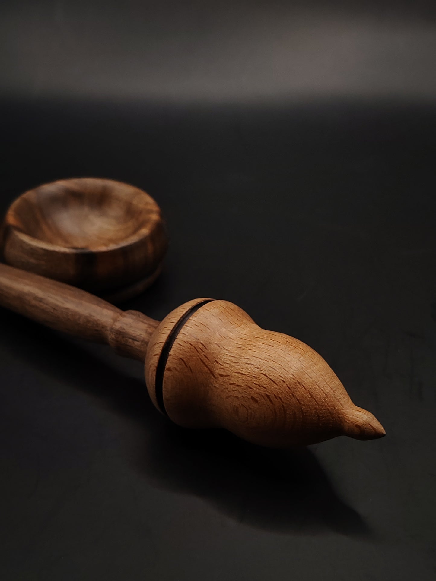 Support Spindle for Yarn Spinning – Walnut Shaft & Beech Whorl (28 cm / 29 g) with Walnut Bowl | Kravelli