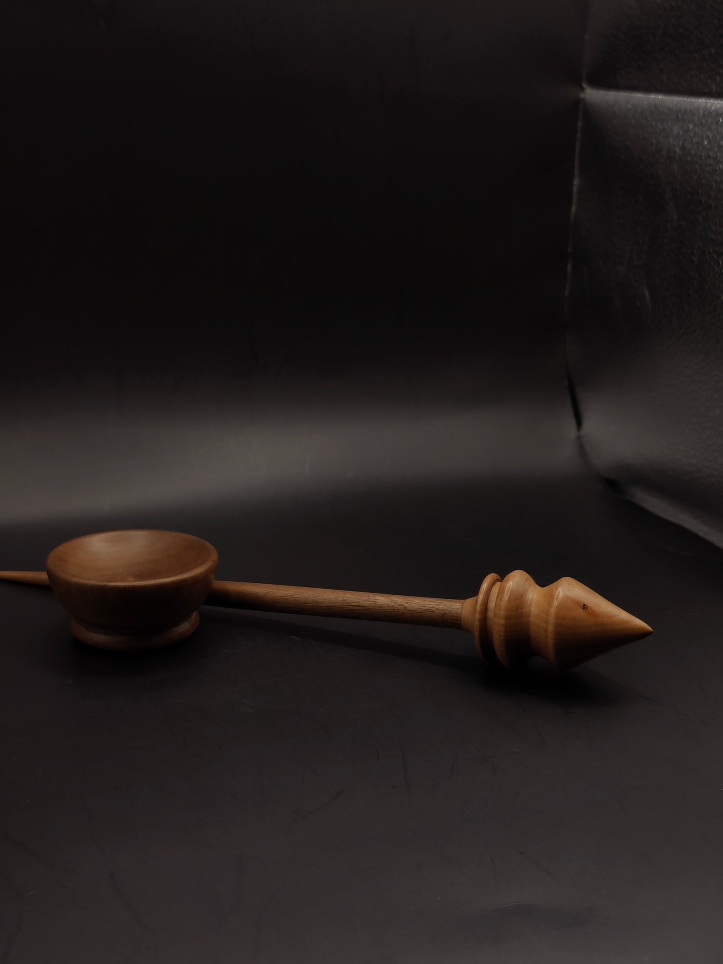 Support Spindle – Apple Whorl & Walnut Shaft, 27.5 cm / 10.8″, 28 g + Bowl