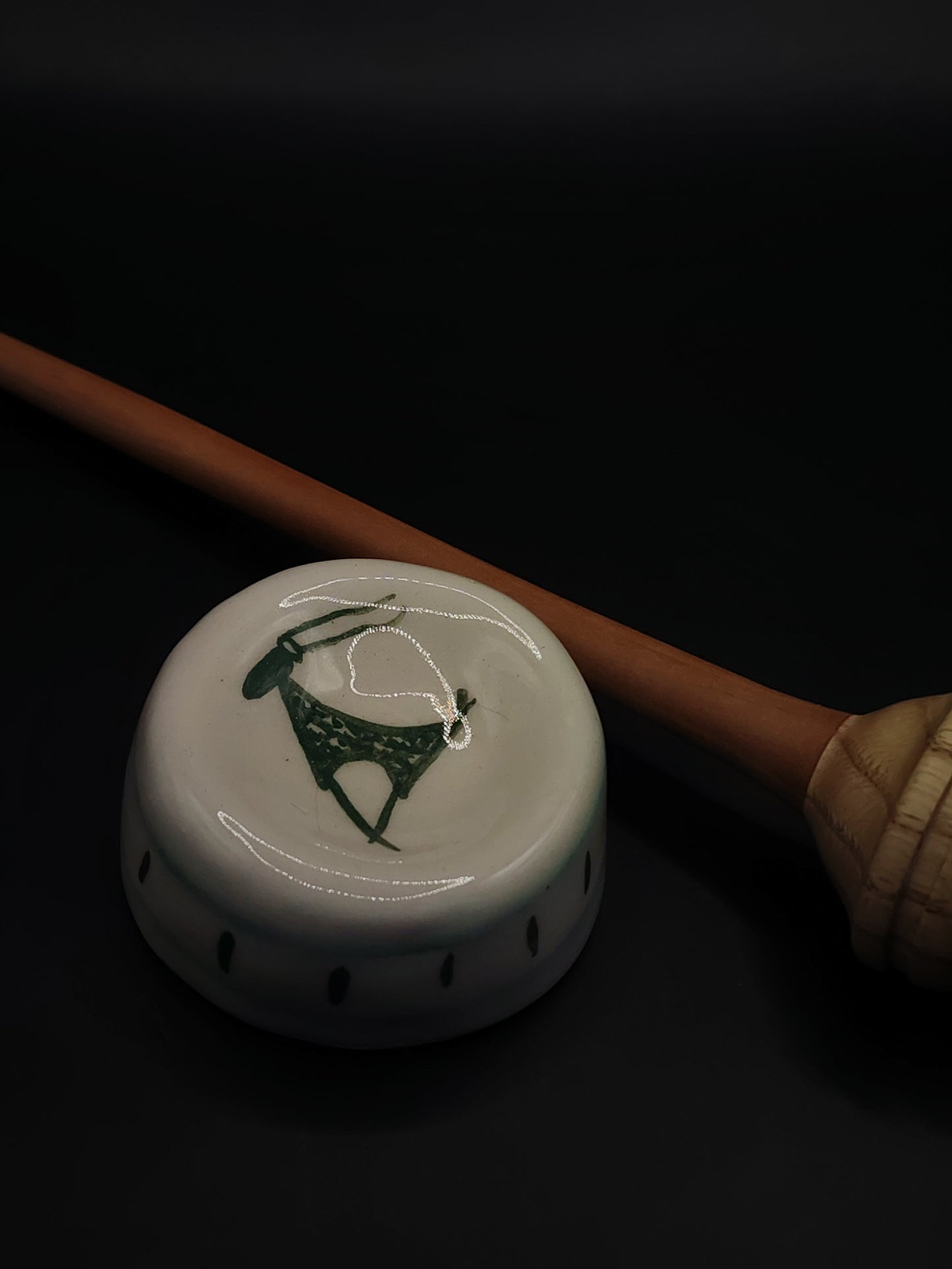 Support Spindle with Metal Tip – Chestnut Whorl & Pear Shaft, 28.5 cm, 24 g + Ceramic Bowl