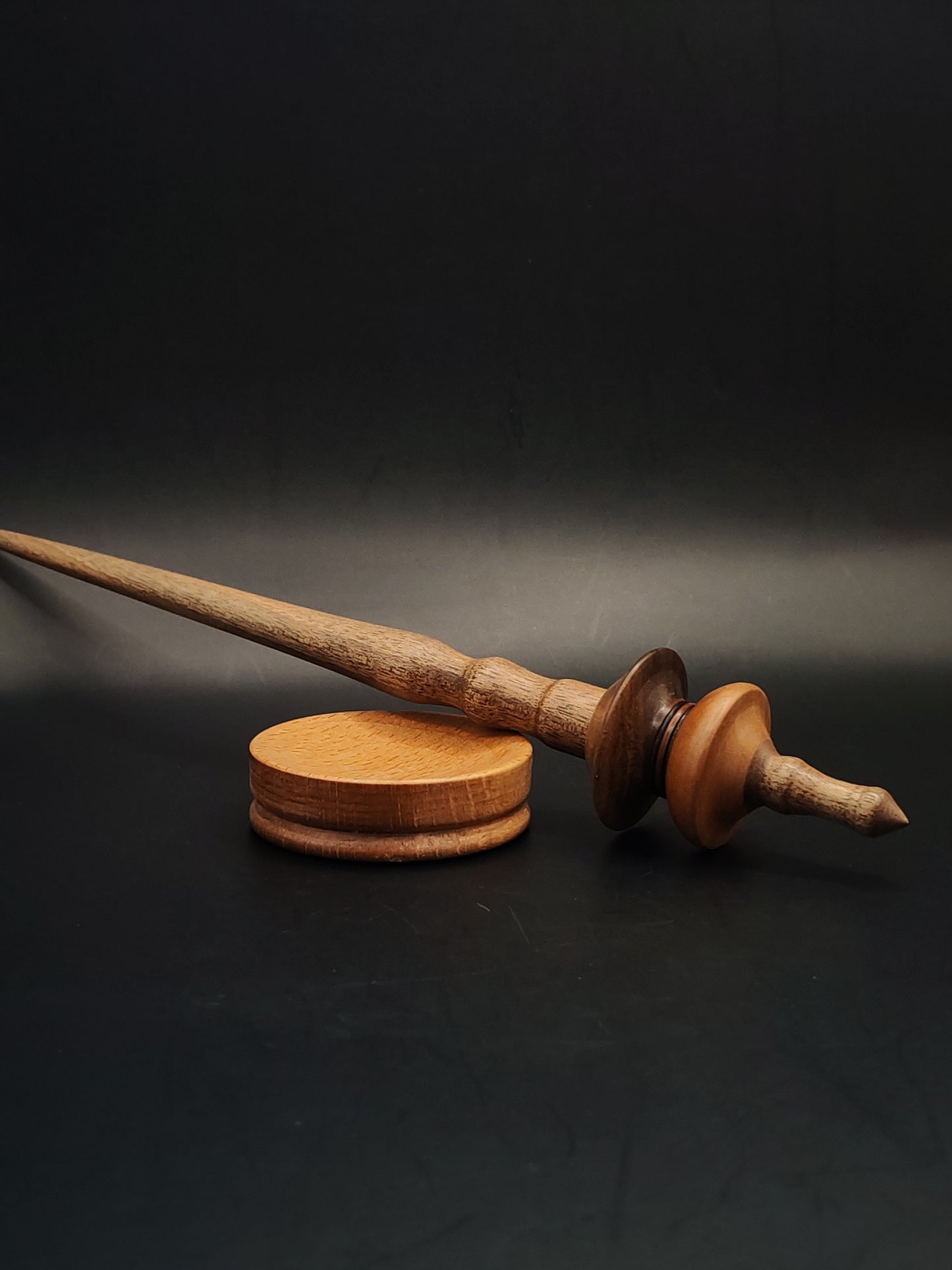 Support Spindle – Walnut Shaft & Walnut–Pear Whorl, 26 cm / 10.2″, 28 g + Bowl