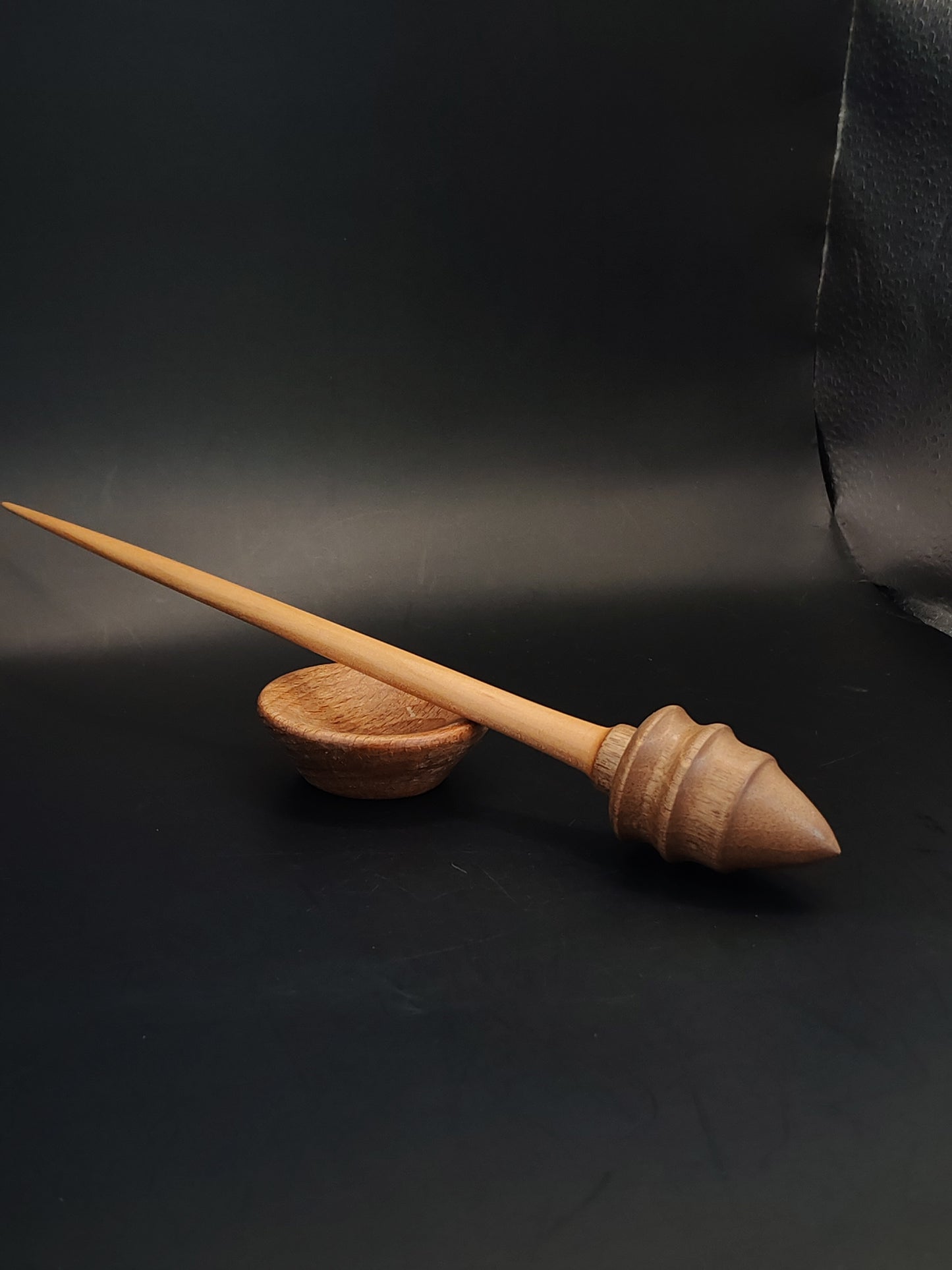 Support Spindle – Pear Shaft & Walnut Whorl, 24.5 cm / 9.6″, 22 g + Bowl