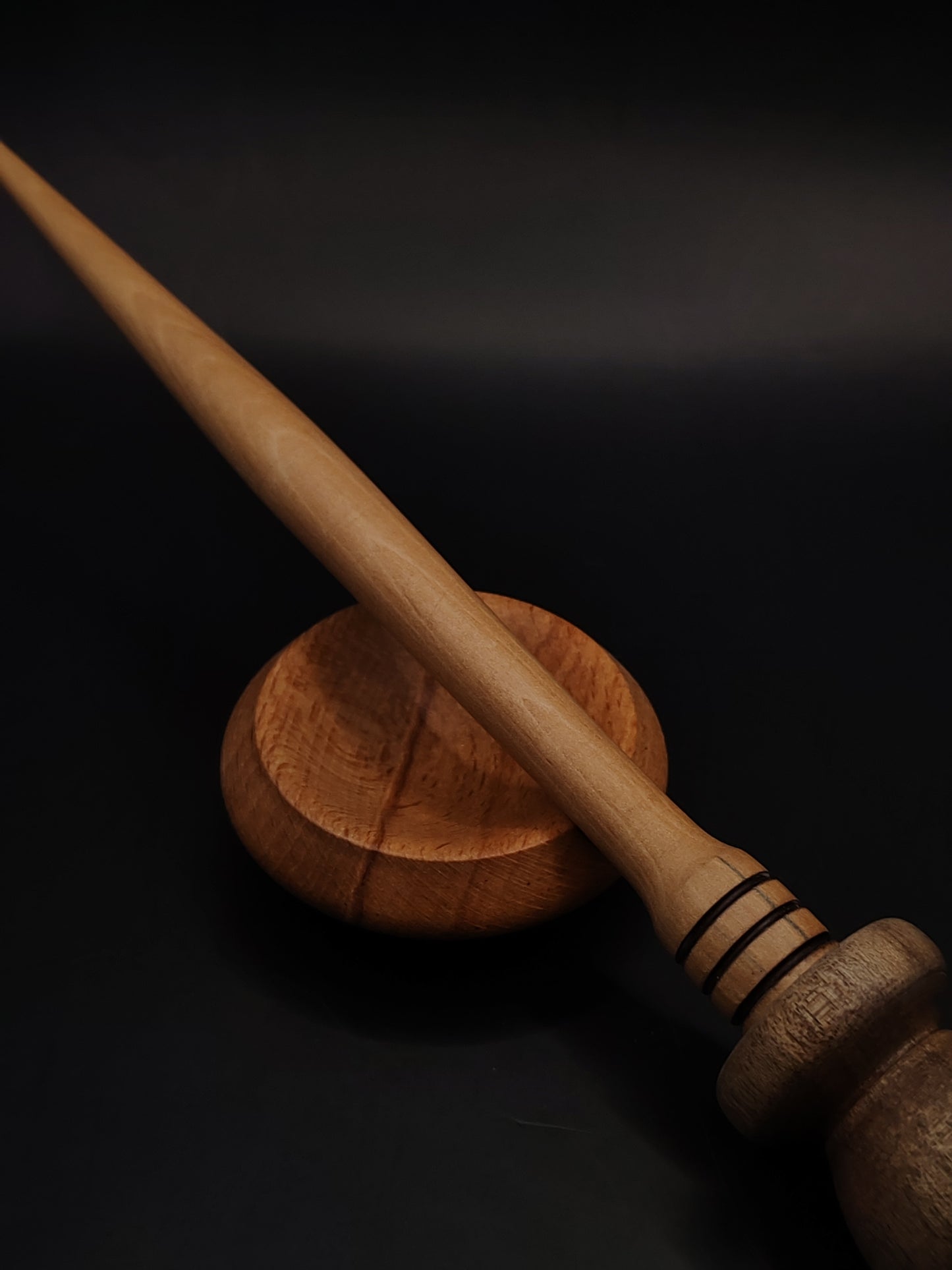 Support Spindle for Yarn Spinning – Sycamore & Walnut, 24.5 cm (9.6″), 23 g Bowl