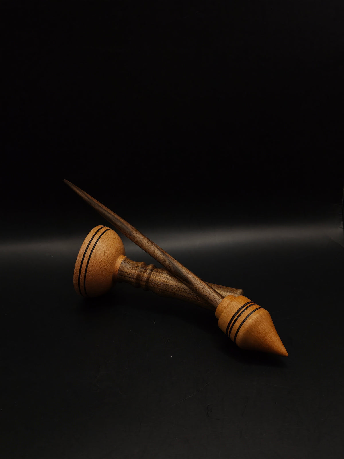 Walnut Support Spindle with Pear Whorl – 31g / 1.09 oz