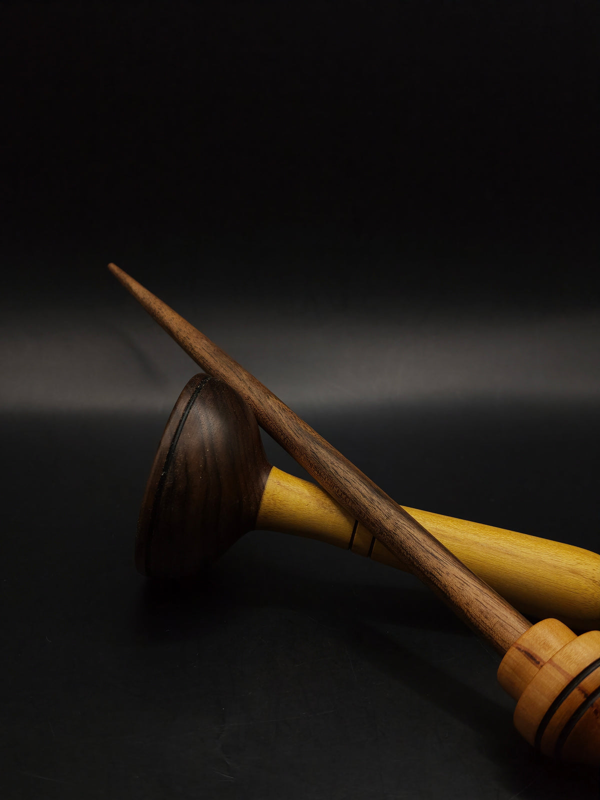 Walnut Support Spindle with Pear Whorl – 22g / 0.78 oz