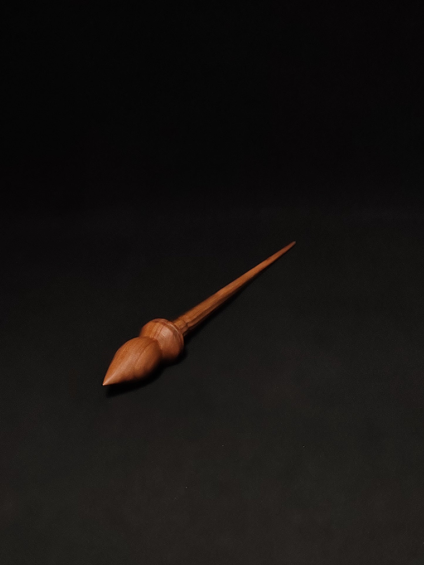 Support Spindle: Walnut (26 cm / 10.24 inches, 23 g / 0.81 oz) Covered with Protective Beeswax