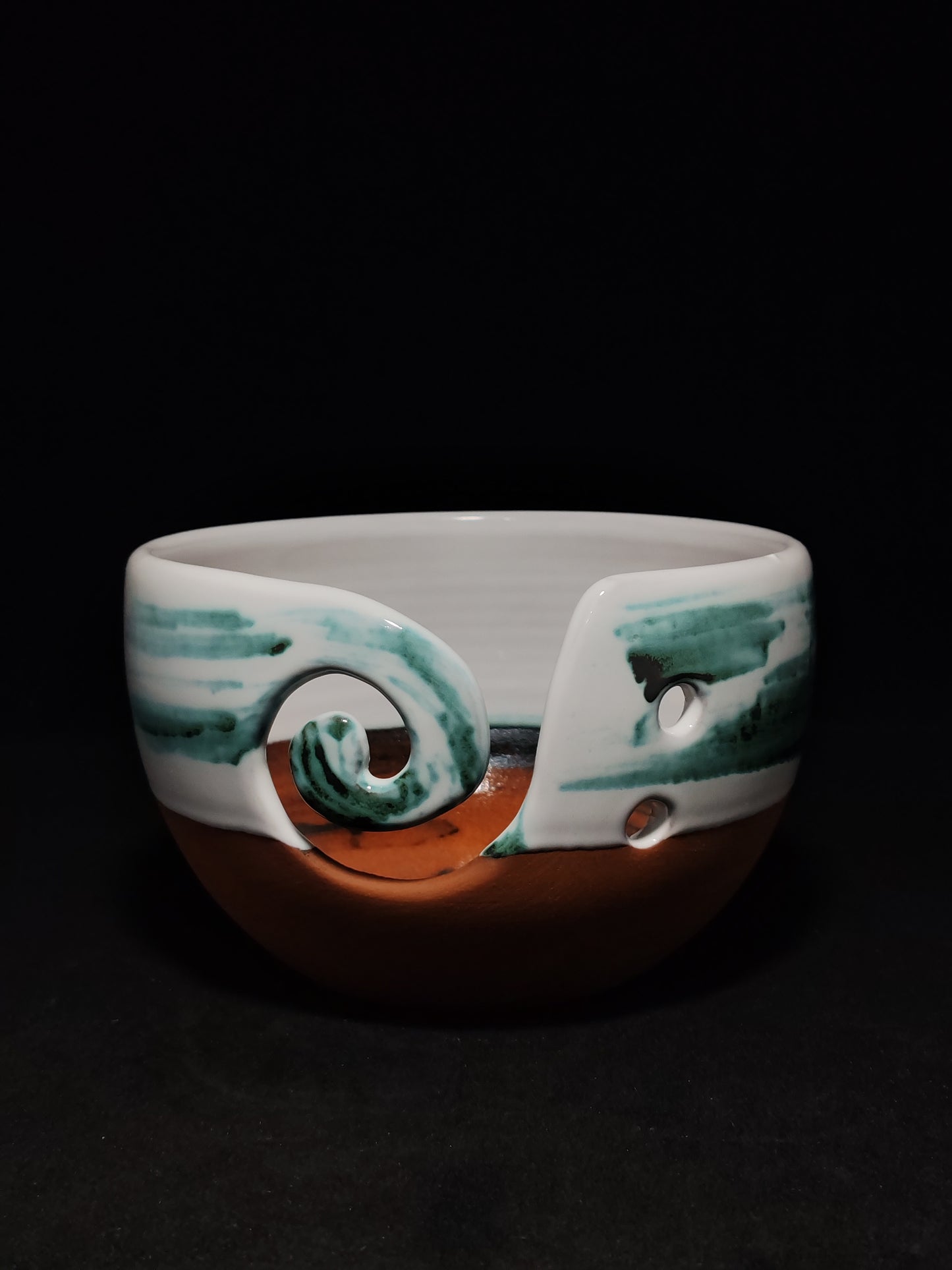 Handmade & Handpainted Nature-Inspired Yarn Bowl: Organic Red Clay (15.5 cm / 6.1 in Diameter, 10.5 cm / 4.1 in Depth, 600 g / 21.2 oz)