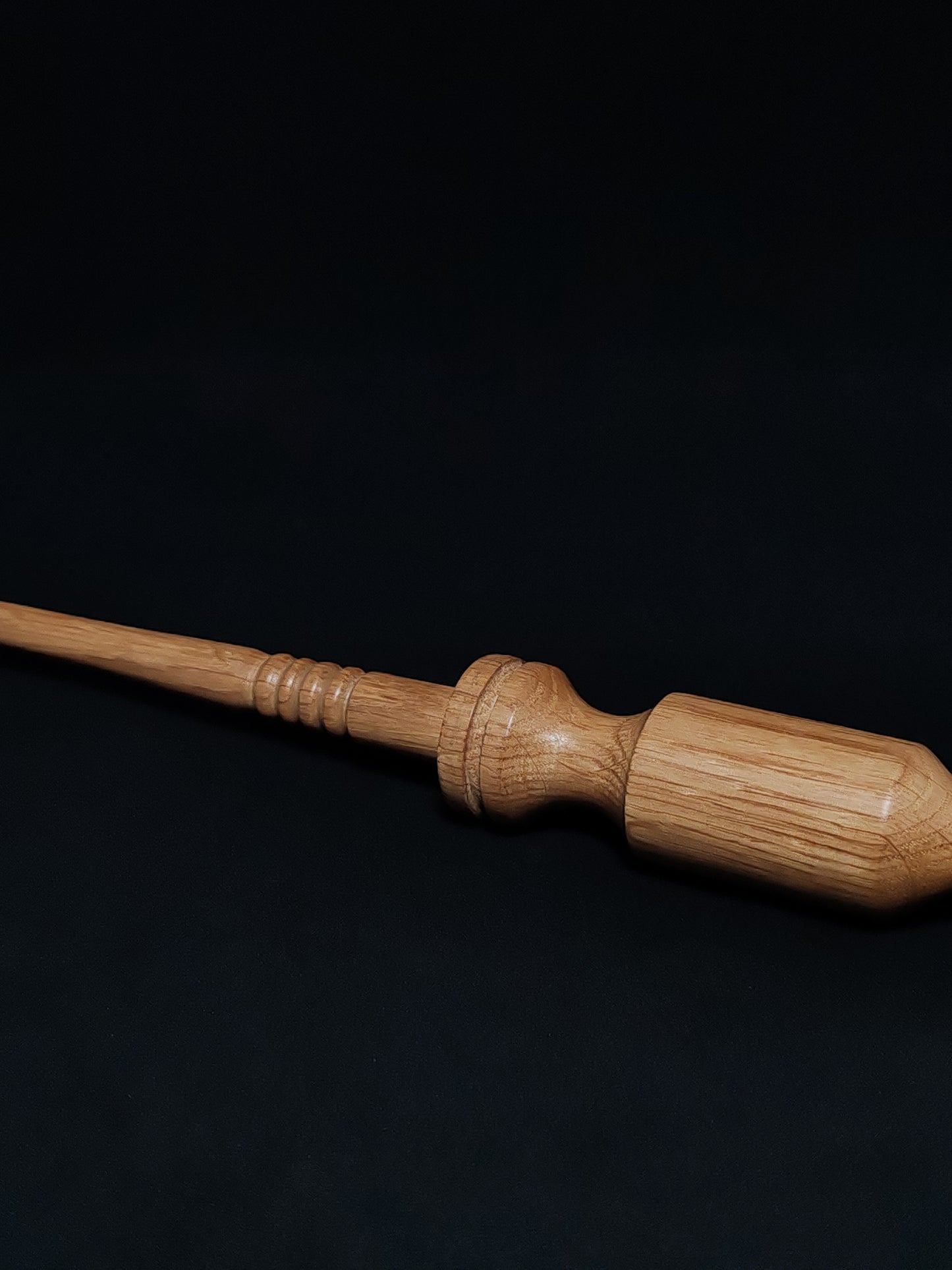 Artisan Support Spindle: Oak Wood (25.5 cm / 10.04 inches, 30 grams / 1.06 ounces) Covered with Natural Beeswax